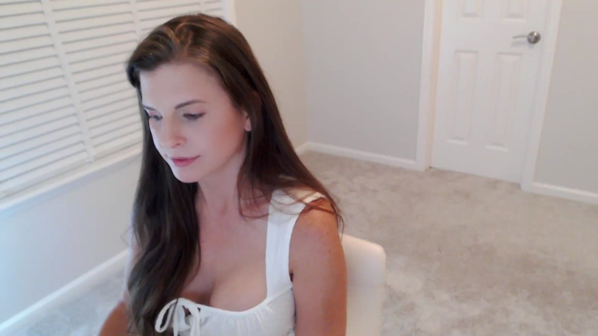 Gallery image thumbnail from Anna_Online's myfreecams stream on, 09/22/2025, 04:00 image 3 of 20