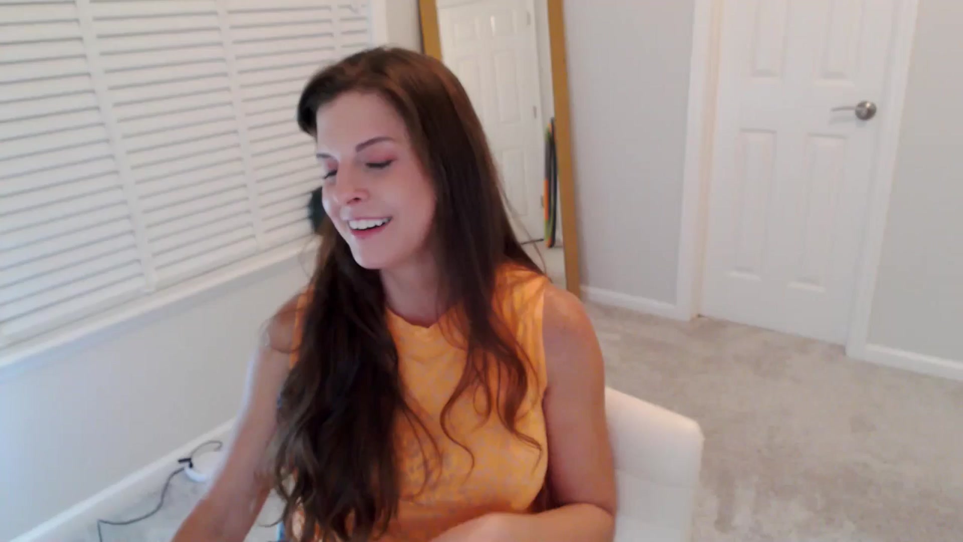 Gallery image thumbnail from Anna_Online's myfreecams stream on, 10/07/2025, 05:03 image 8 of 20