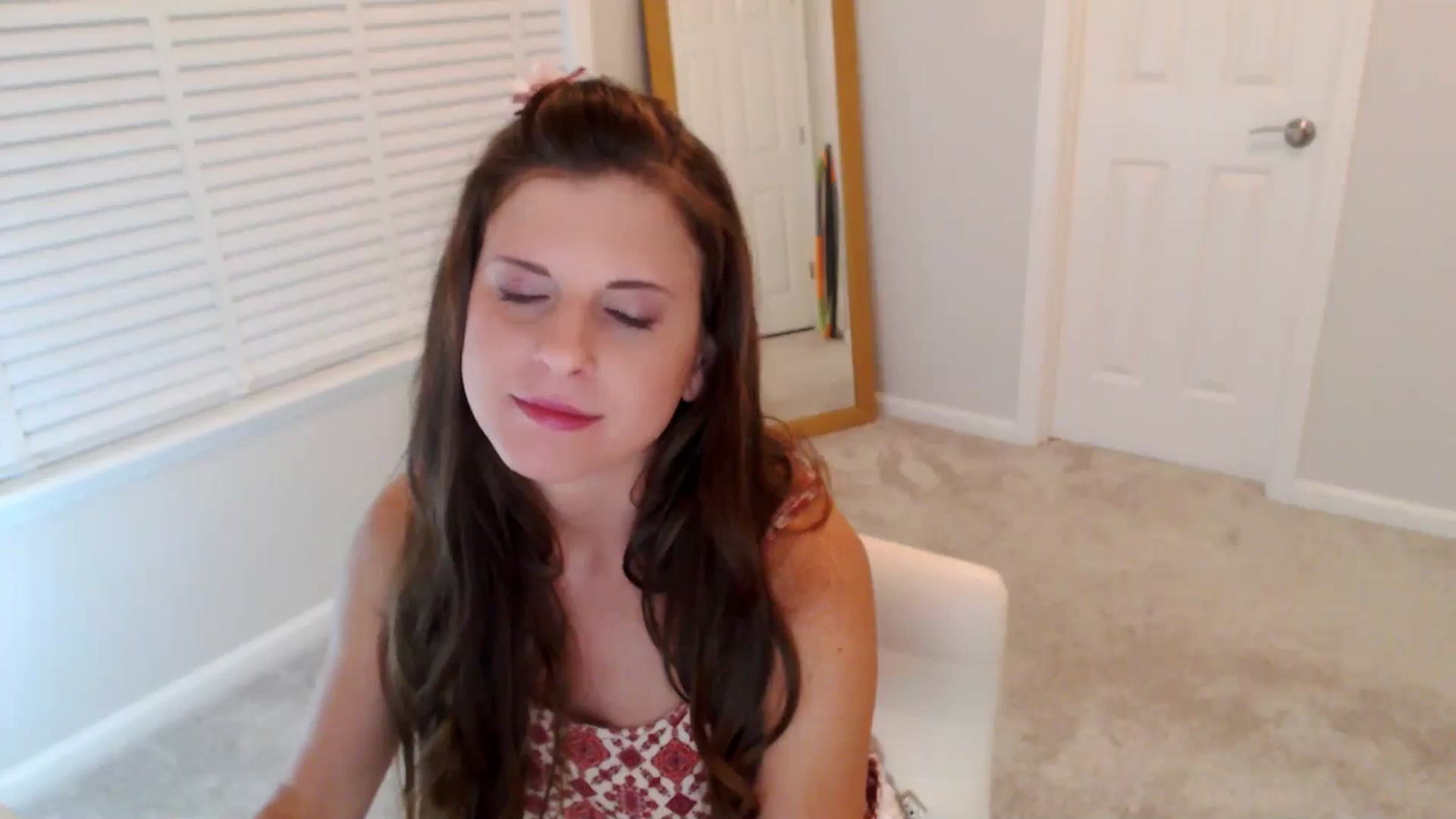 Gallery image thumbnail from Anna_Online's myfreecams stream on, 10/22/2025, 01:50 image 10 of 20