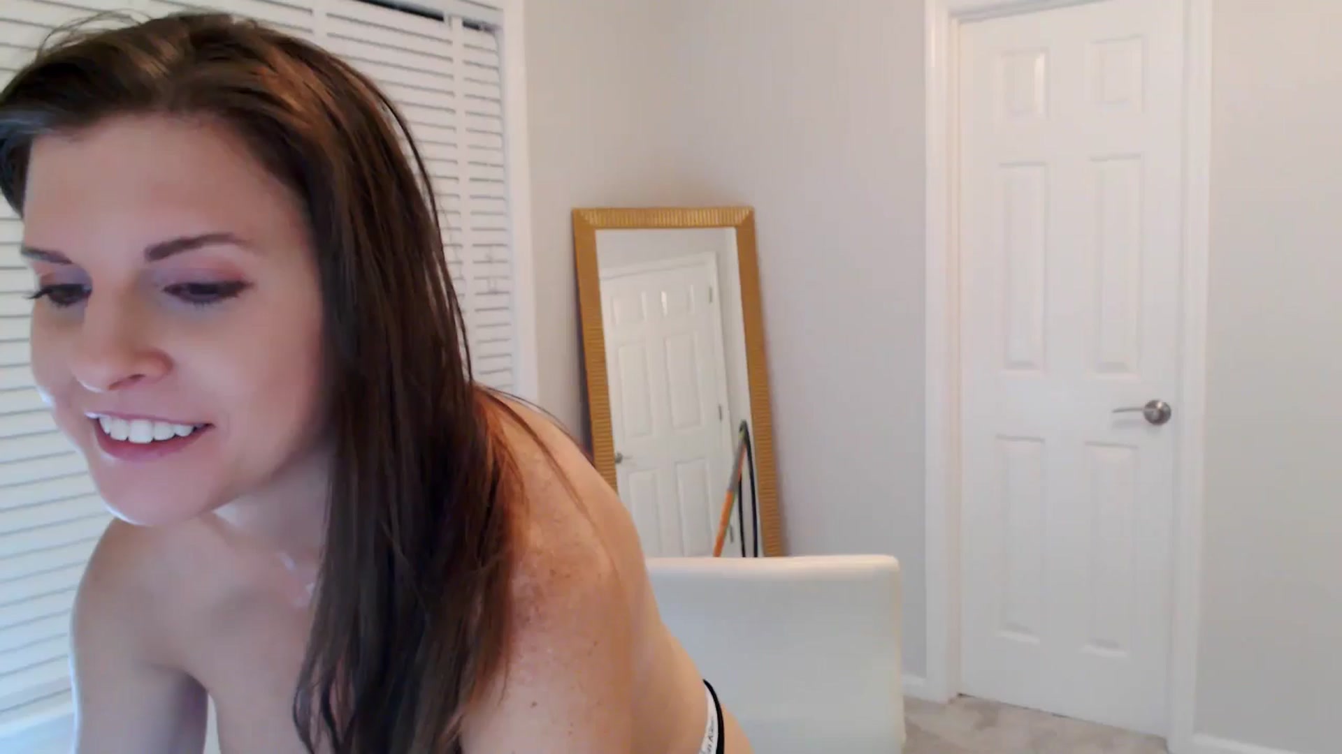 Gallery image thumbnail from Anna_Online's myfreecams stream on, 10/29/2025, 04:49 image 16 of 20