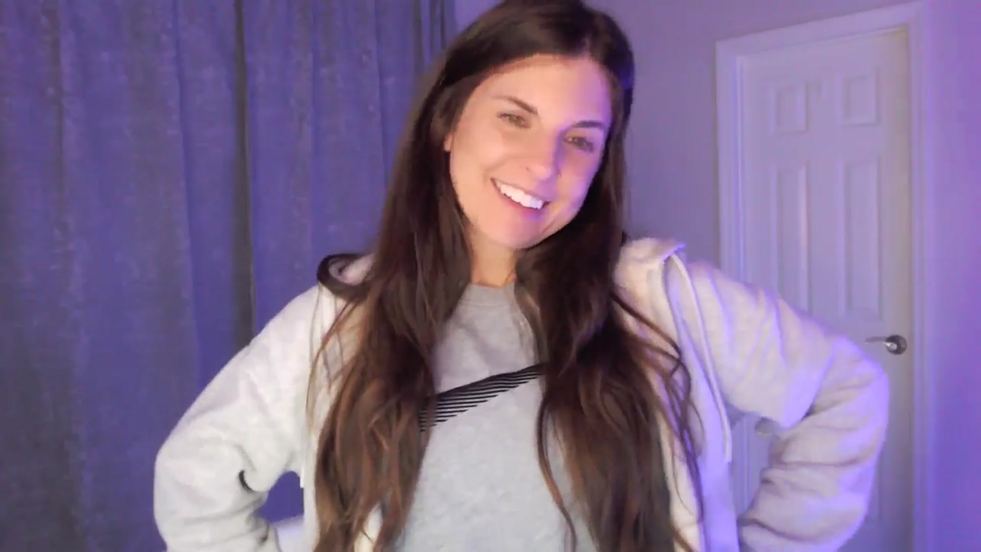 Gallery image thumbnail from Anna_Online's myfreecams stream on, 04/06/2026, 03:54 image 2 of 20