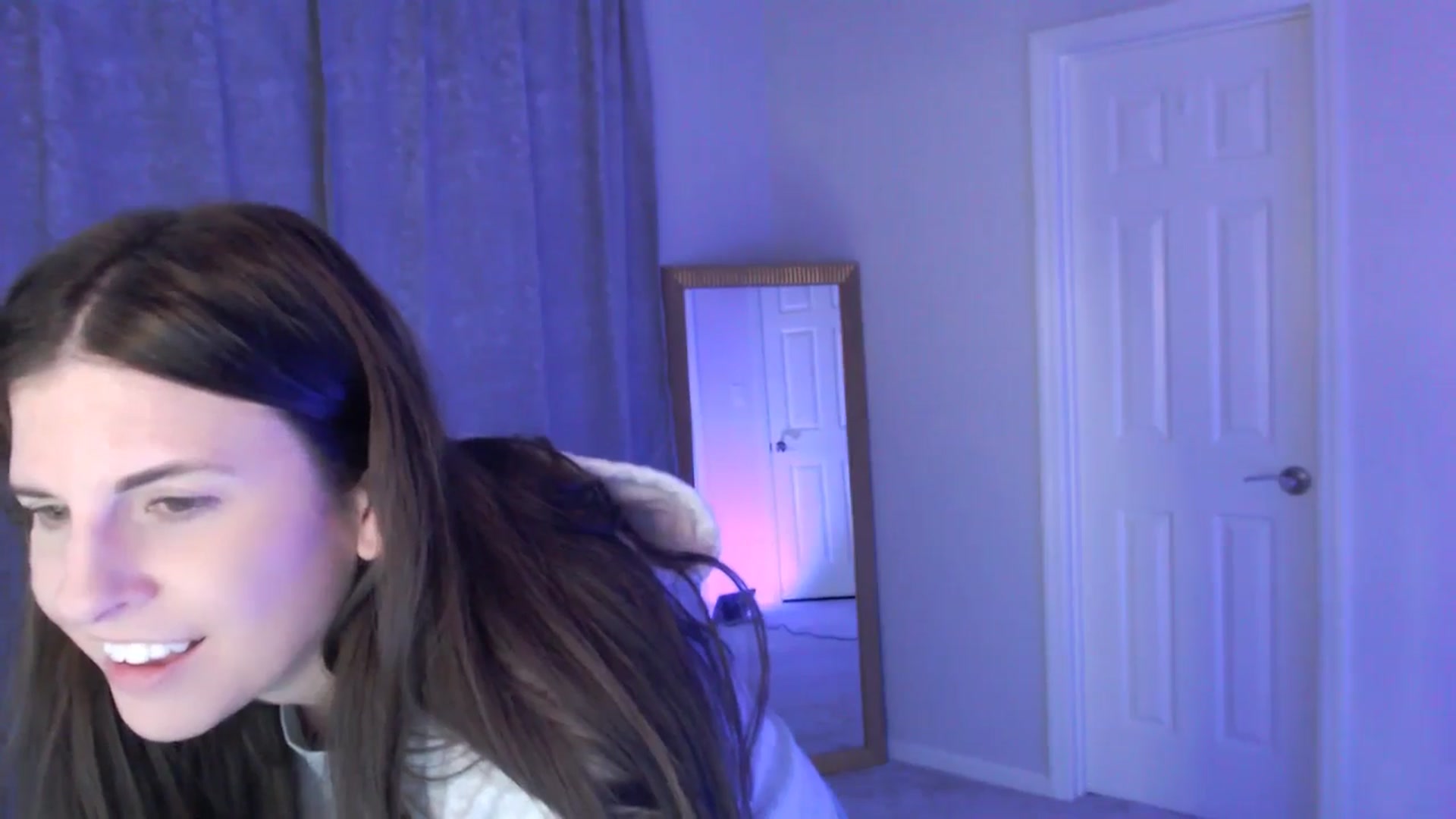 Gallery image thumbnail from Anna_Online's myfreecams stream on, 04/06/2026, 03:54 image 11 of 20