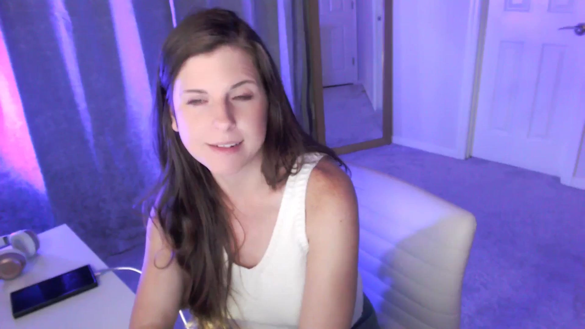 Gallery image thumbnail from Anna_Online's myfreecams stream on, 04/15/2026, 03:10 image 15 of 20