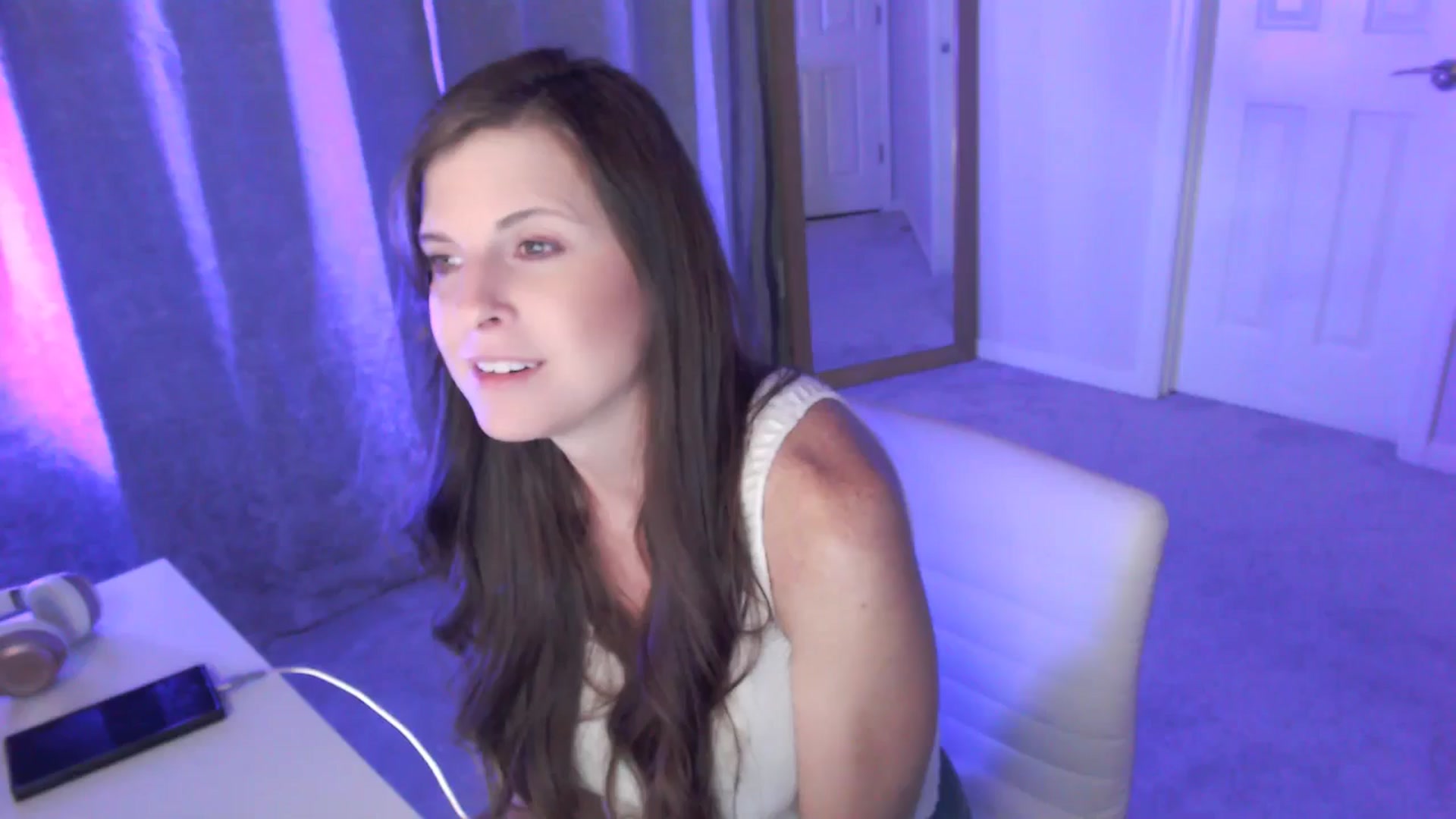 Gallery image thumbnail from Anna_Online's myfreecams stream on, 04/15/2026, 03:10 image 1 of 20