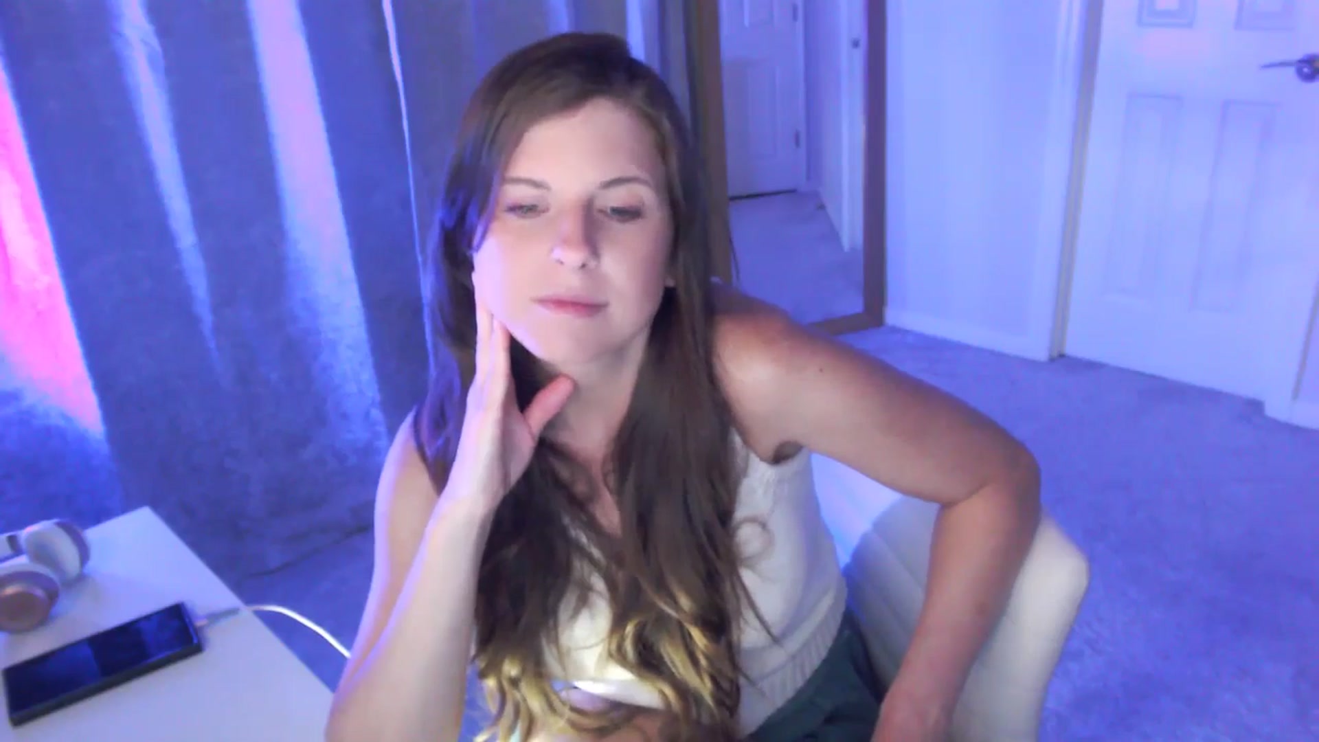 Gallery image thumbnail from Anna_Online's myfreecams stream on, 04/15/2026, 03:10 image 6 of 20