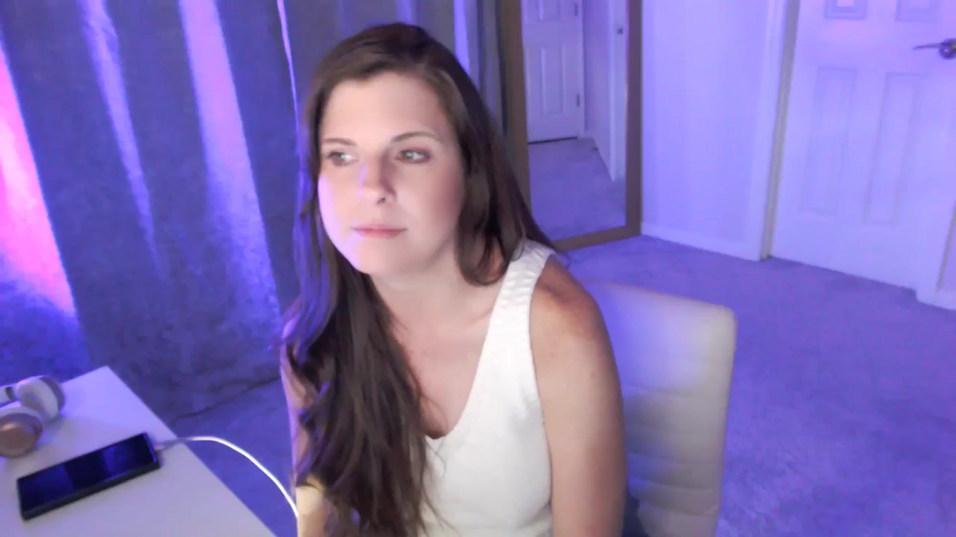 Gallery image thumbnail from Anna_Online's myfreecams stream on, 04/15/2026, 03:10 image 14 of 20
