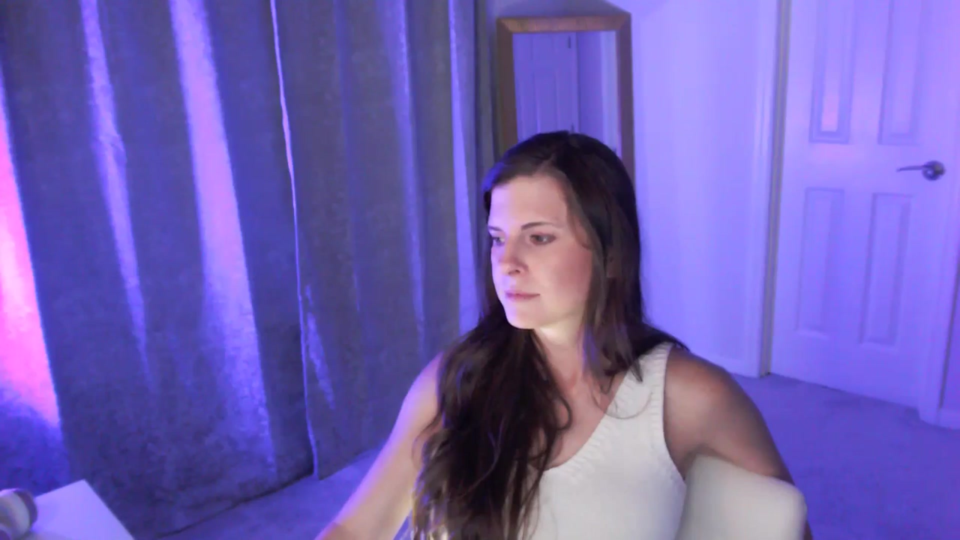 Gallery image thumbnail from Anna_Online's myfreecams stream on, 04/15/2026, 03:10 image 19 of 20