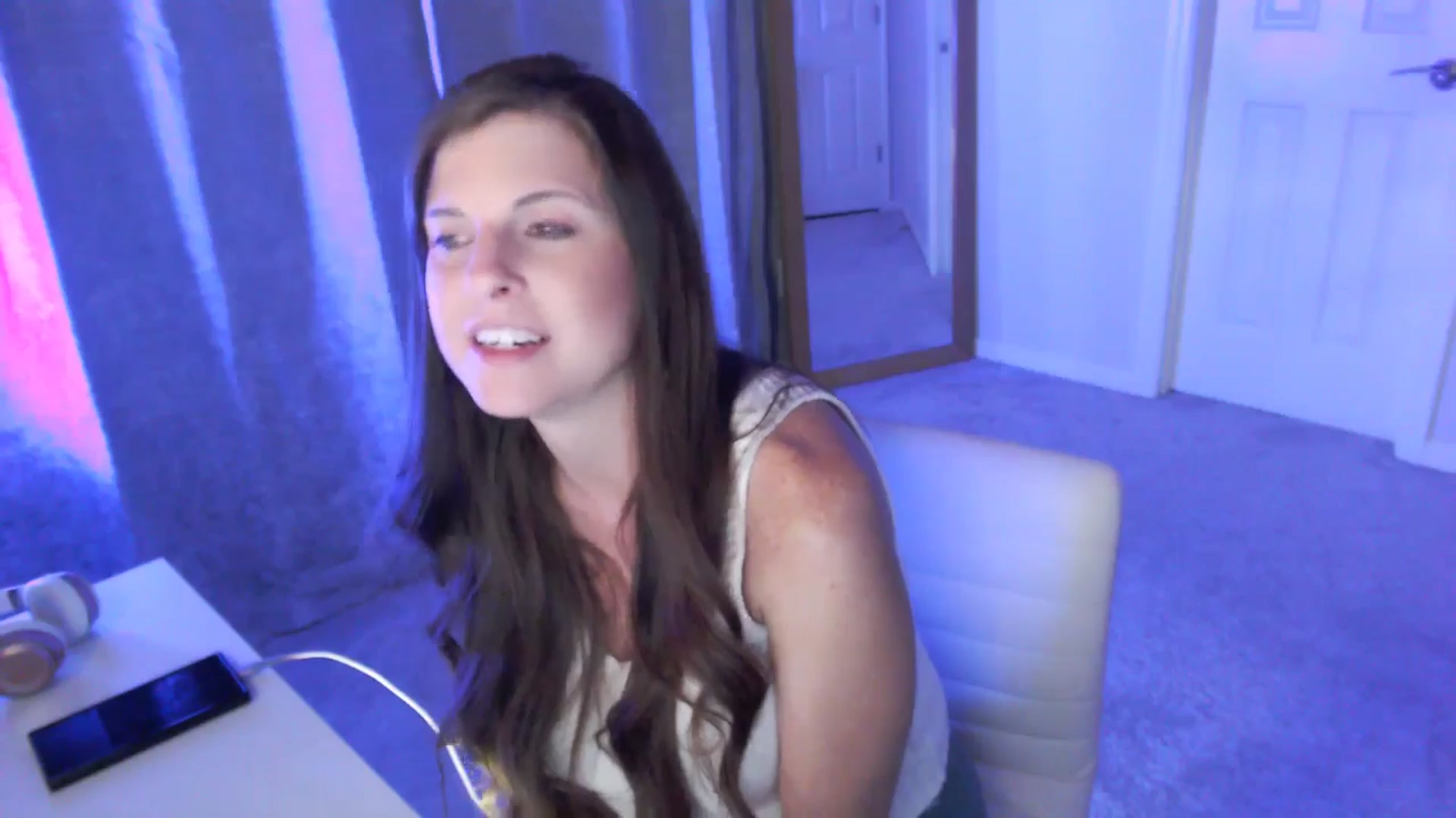Gallery image thumbnail from Anna_Online's myfreecams stream on, 04/15/2026, 03:10 image 12 of 20