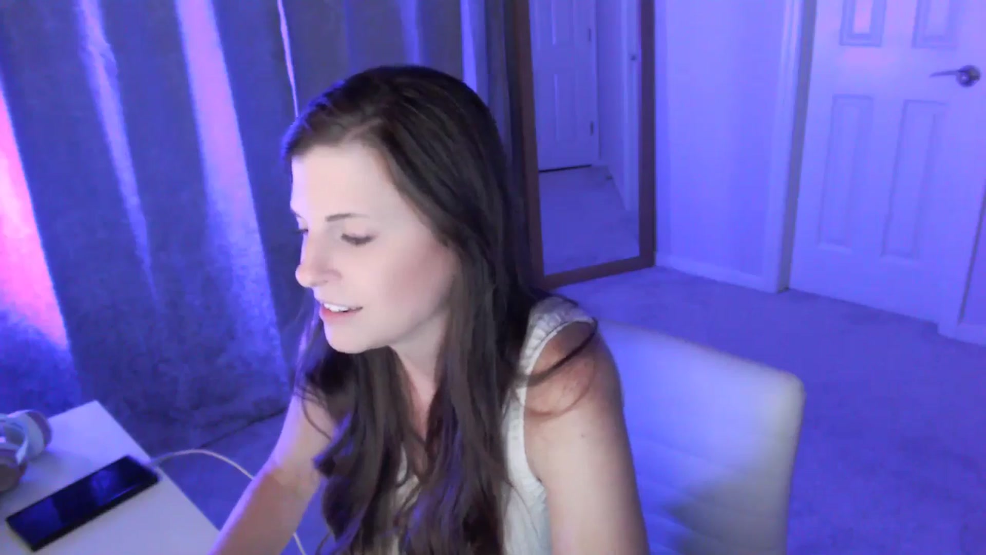 Gallery image thumbnail from Anna_Online's myfreecams stream on, 04/15/2026, 03:38 image 11 of 20