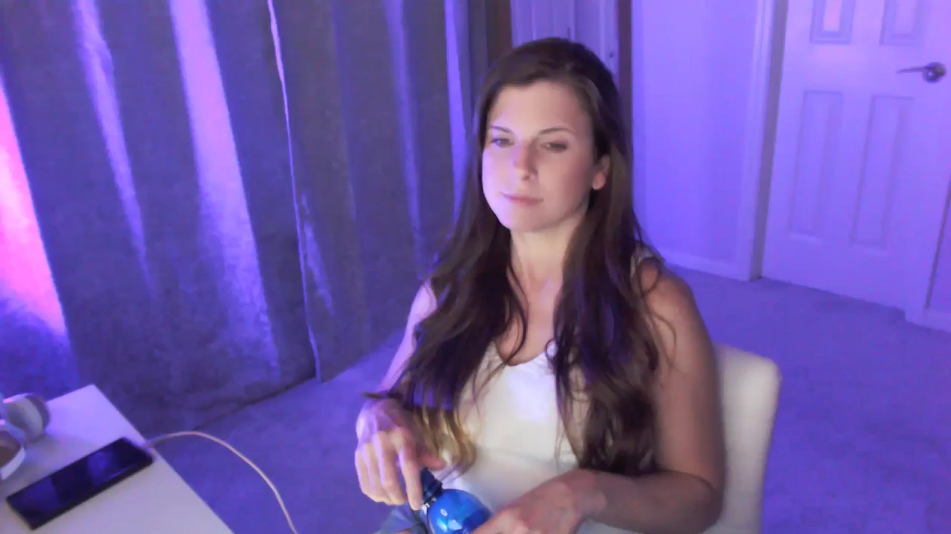 Gallery image thumbnail from Anna_Online's myfreecams stream on, 04/15/2026, 03:38 image 1 of 20