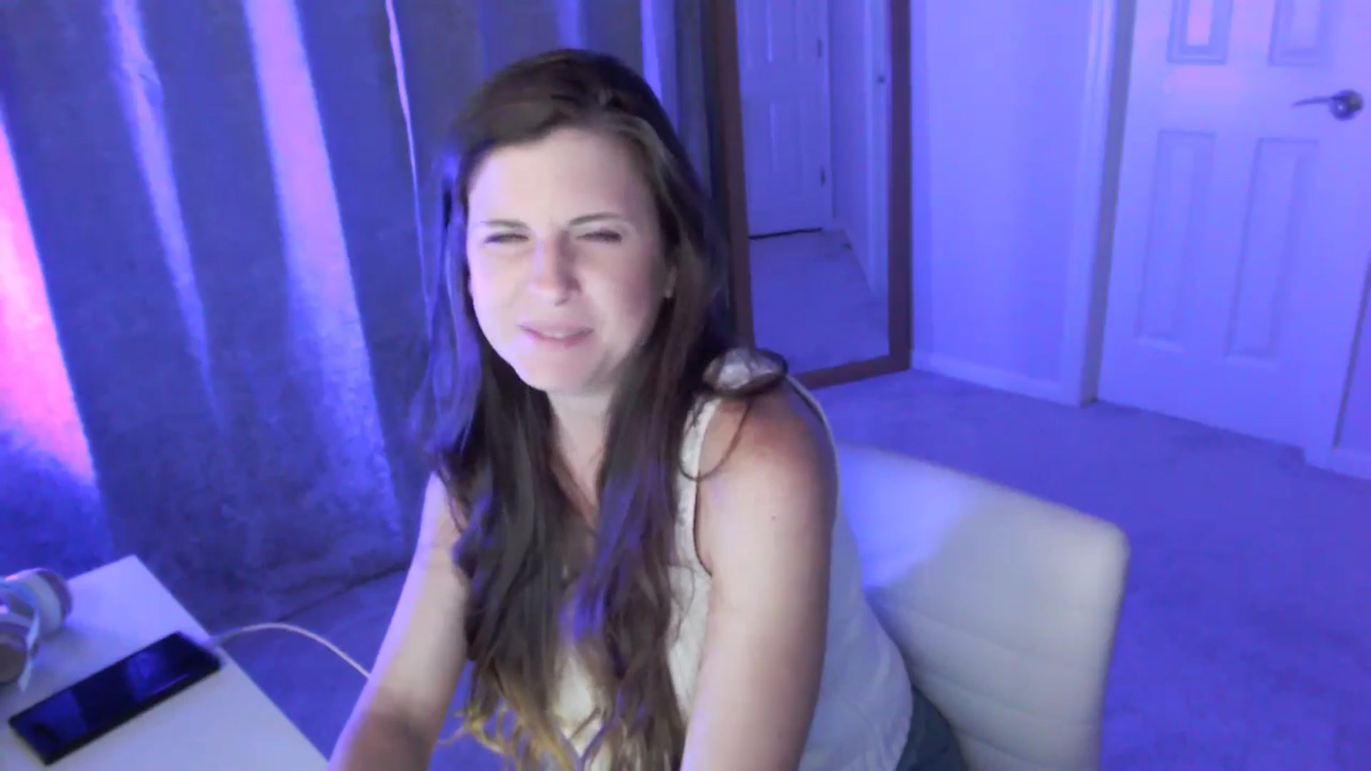 Gallery image thumbnail from Anna_Online's myfreecams stream on, 04/15/2026, 03:38 image 3 of 20