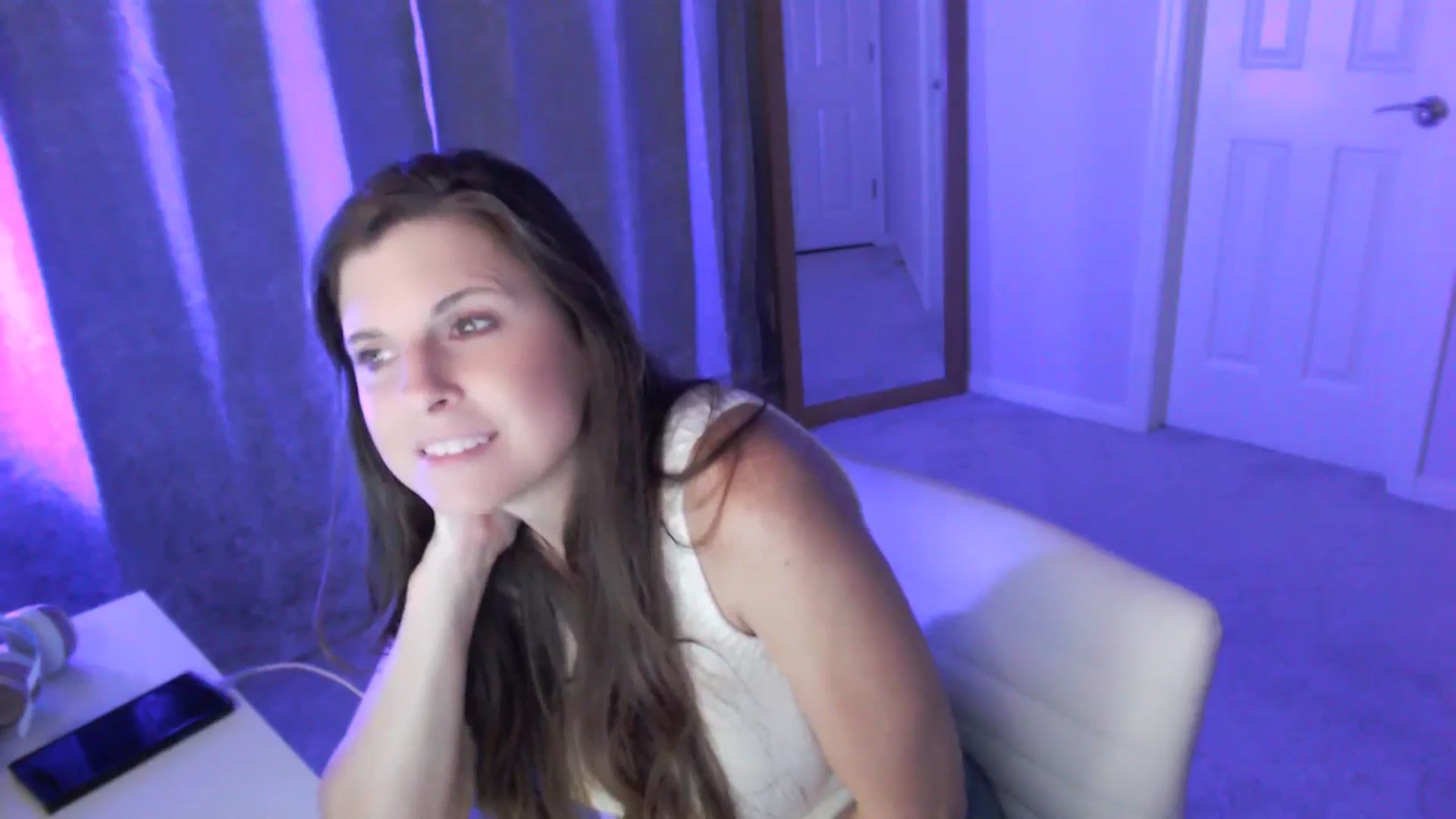 Gallery image thumbnail from Anna_Online's myfreecams stream on, 04/15/2026, 03:38 image 5 of 20
