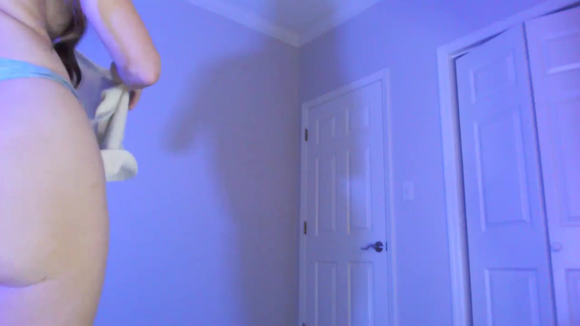 Gallery image thumbnail from Anna_Online's myfreecams stream on, 04/15/2026, 03:38 image 16 of 20