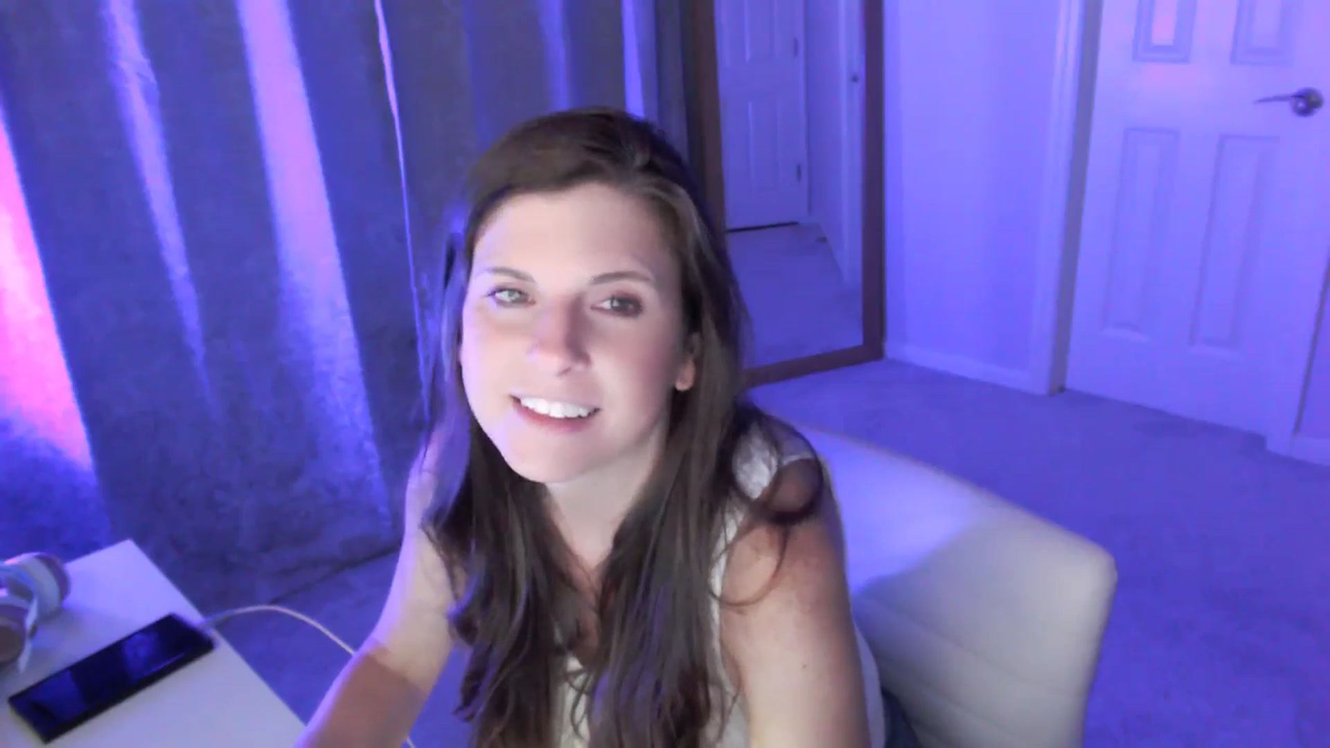 Gallery image thumbnail from Anna_Online's myfreecams stream on, 04/15/2026, 03:38 image 4 of 20