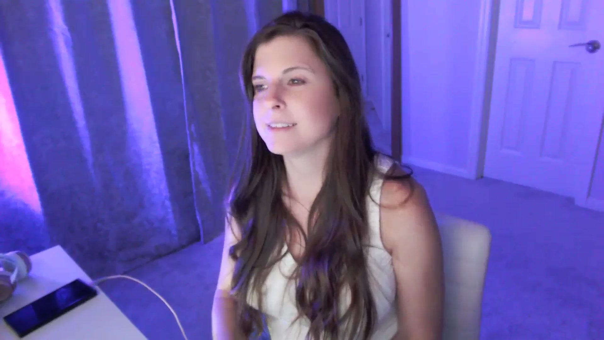 Gallery image thumbnail from Anna_Online's myfreecams stream on, 04/15/2026, 03:38 image 6 of 20