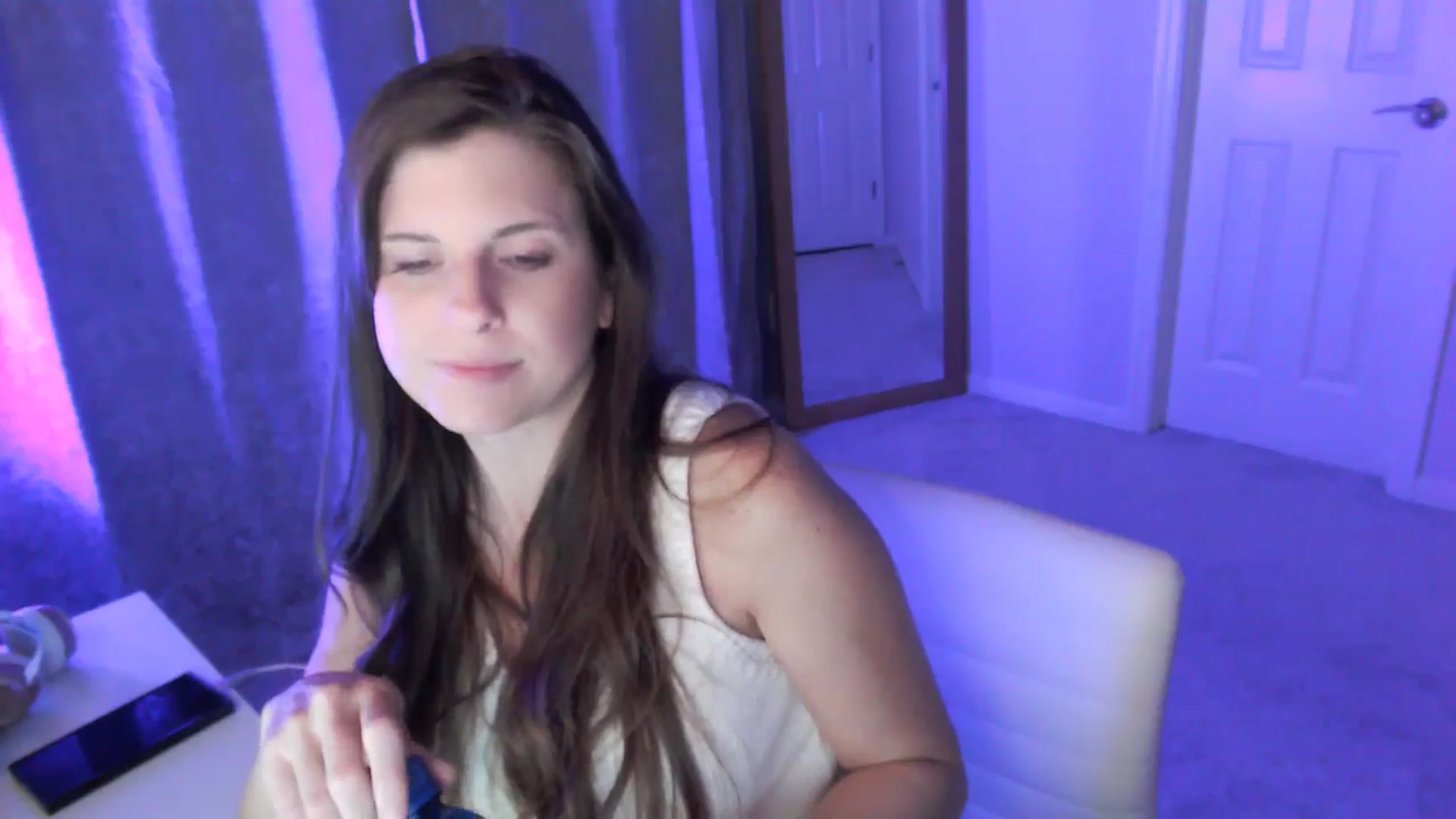 Gallery image thumbnail from Anna_Online's myfreecams stream on, 04/15/2026, 03:38 image 7 of 20