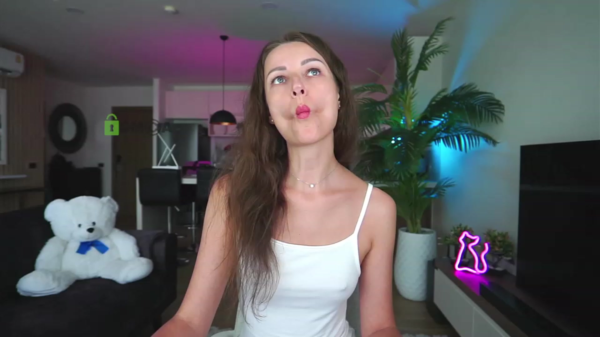 Gallery image thumbnail from Anna_Shine89's myfreecams stream on, 11/15/2022, 06:39 image 4 of 20