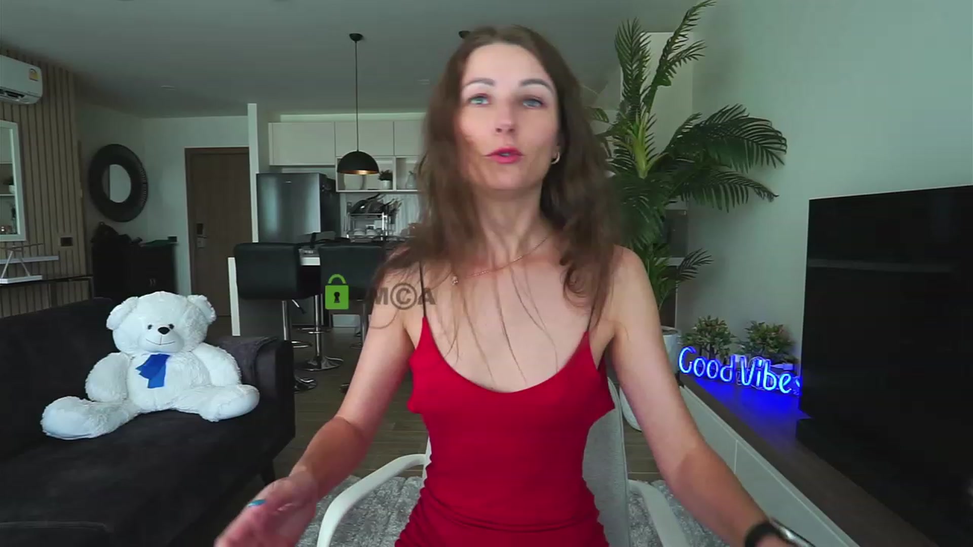 Gallery image thumbnail from Anna_Shine89's myfreecams stream on, 11/21/2022, 07:41 image 13 of 20
