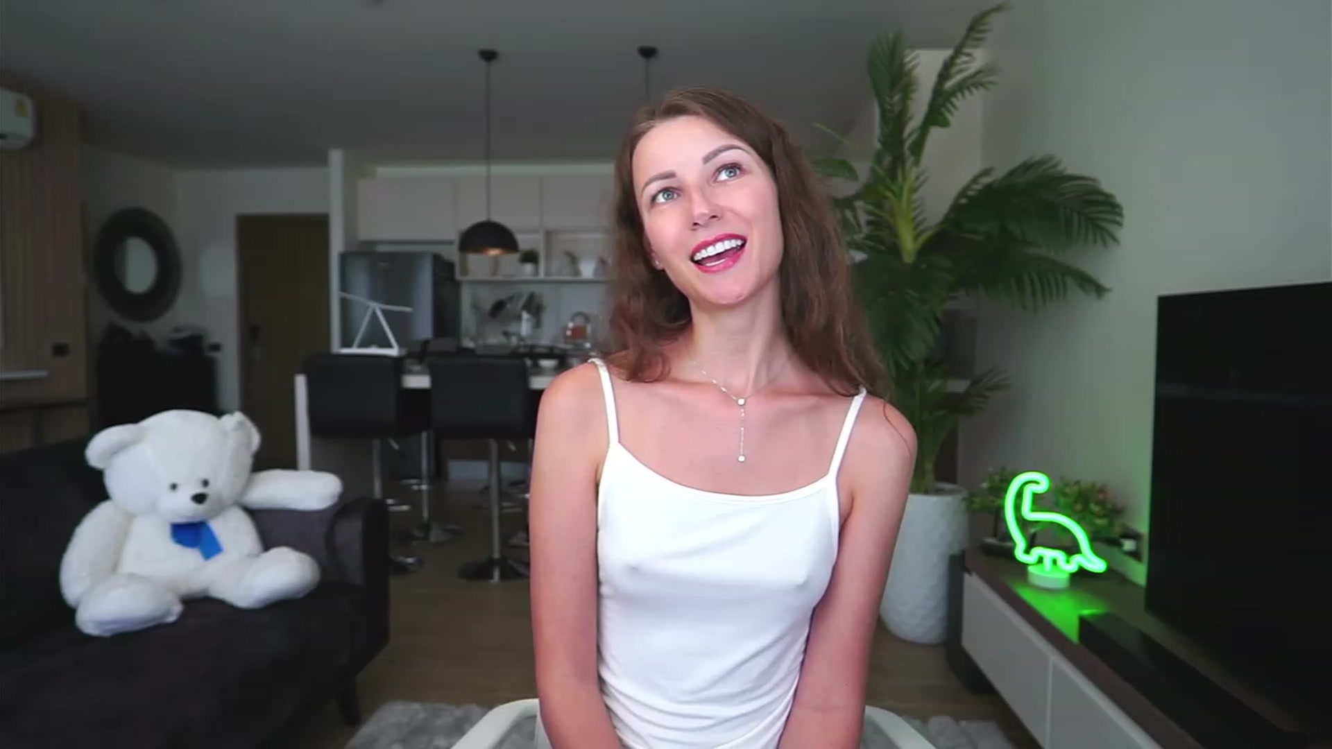 Gallery image thumbnail from Anna_Shine89's myfreecams stream on, 11/23/2022, 10:11 image 16 of 20