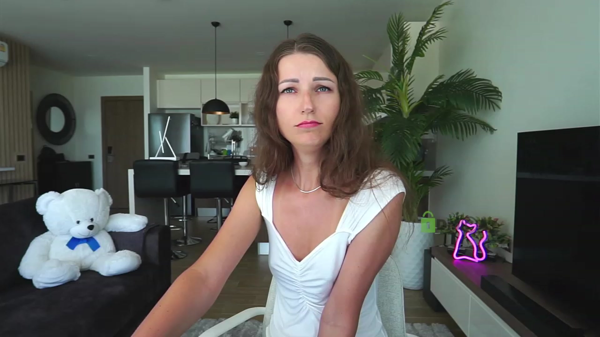 Gallery image thumbnail from Anna_Shine89's myfreecams stream on, 11/29/2022, 07:16 image 15 of 20
