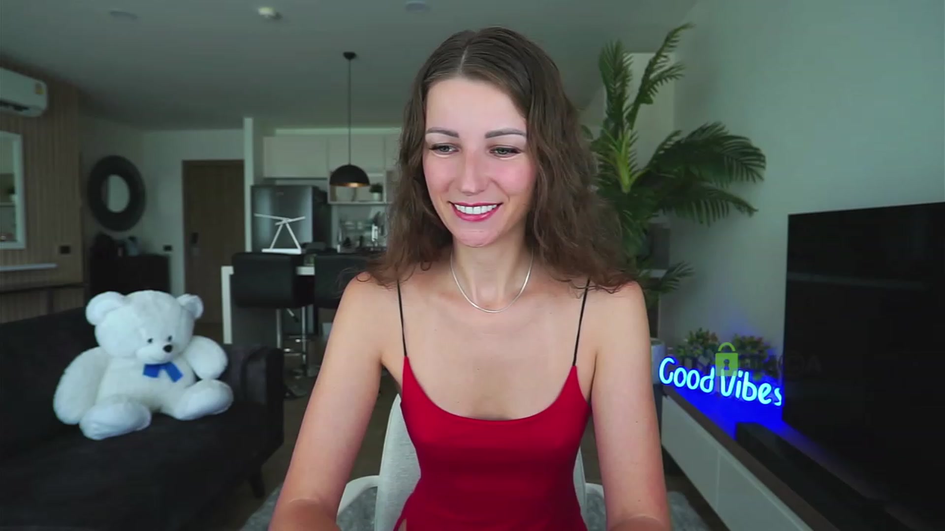 Gallery image thumbnail from Anna_Shine89's myfreecams stream on, 12/05/2022, 03:43 image 2 of 20