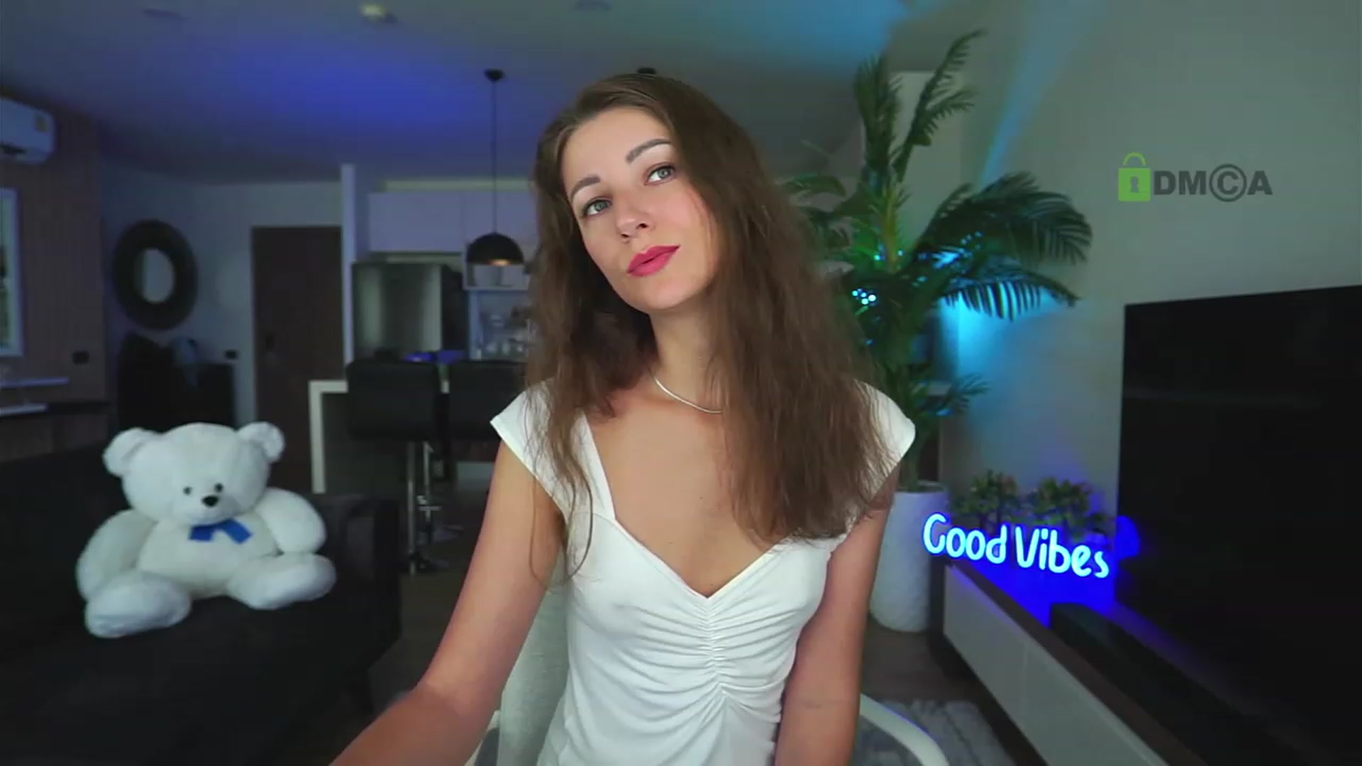 Gallery image thumbnail from Anna_Shine89's myfreecams stream on, 12/12/2022, 02:32 image 2 of 20