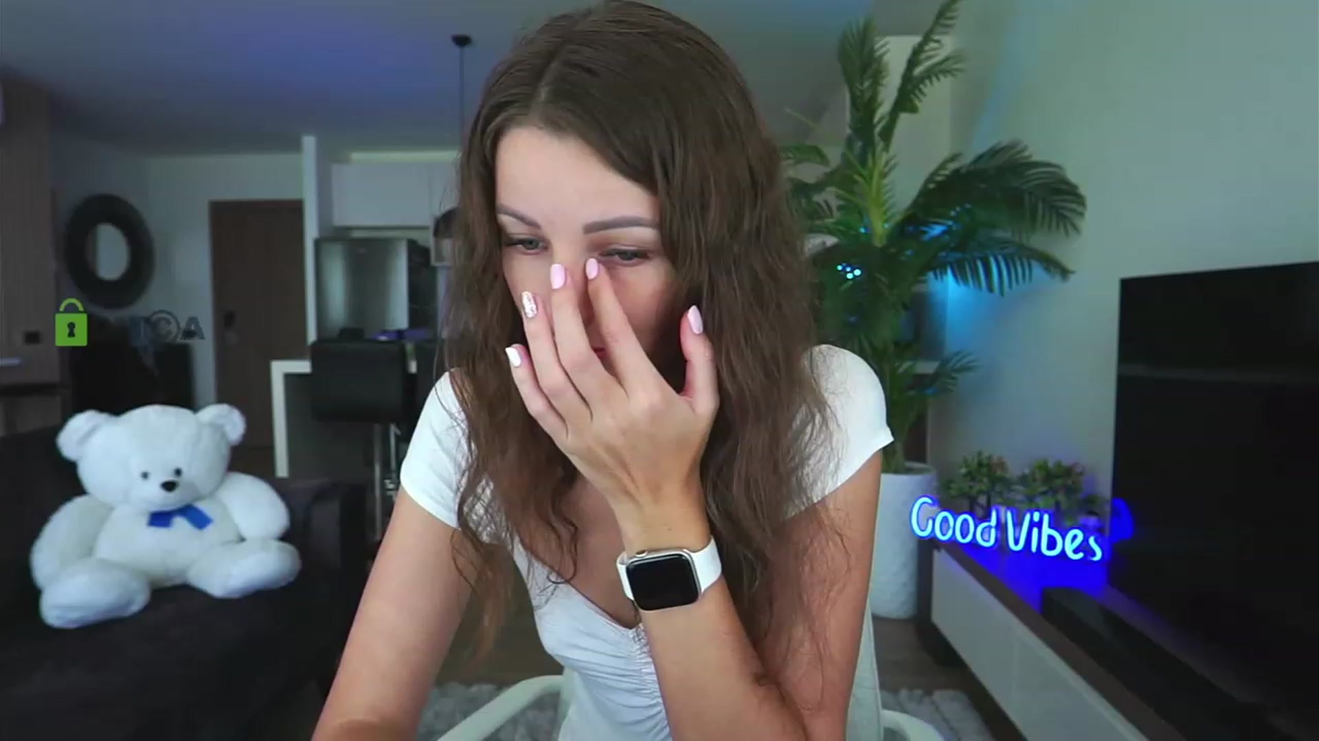 Gallery image thumbnail from Anna_Shine89's myfreecams stream on, 12/12/2022, 03:17 image 15 of 20