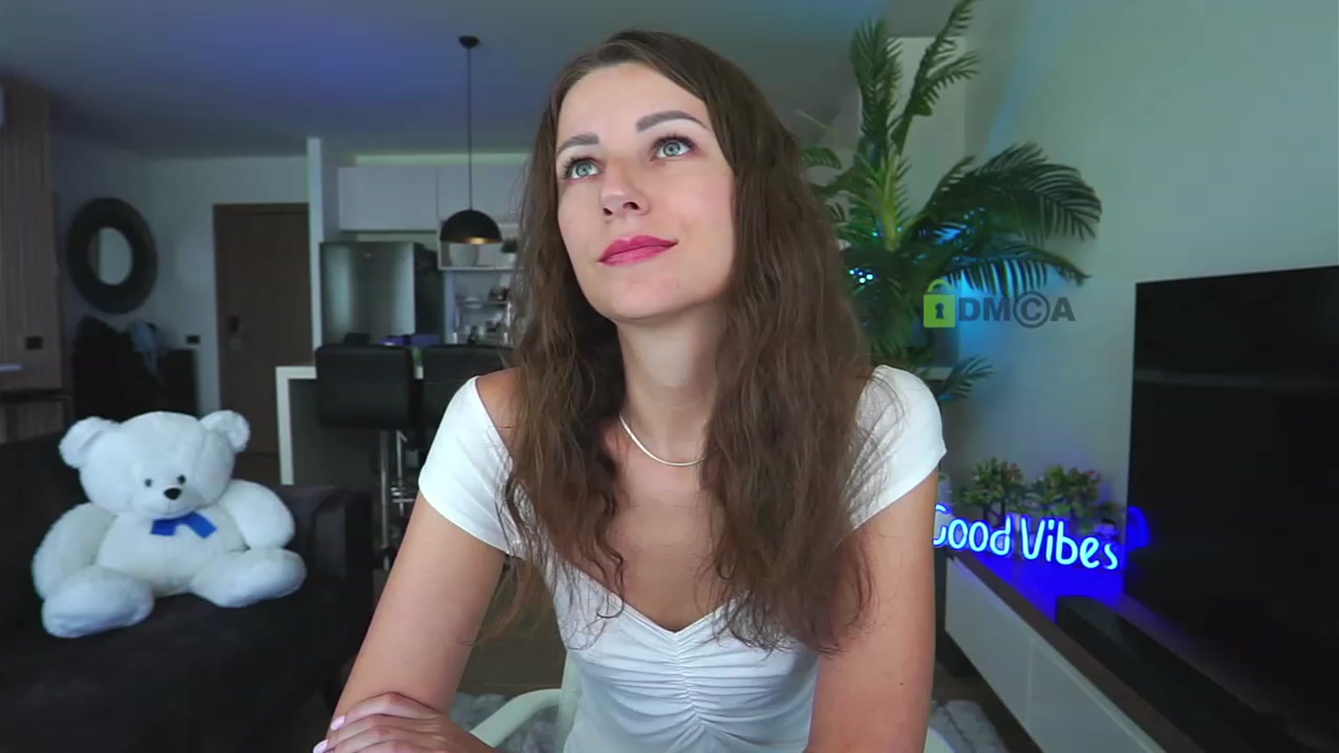 Gallery image thumbnail from Anna_Shine89's myfreecams stream on, 12/12/2022, 03:17 image 14 of 20