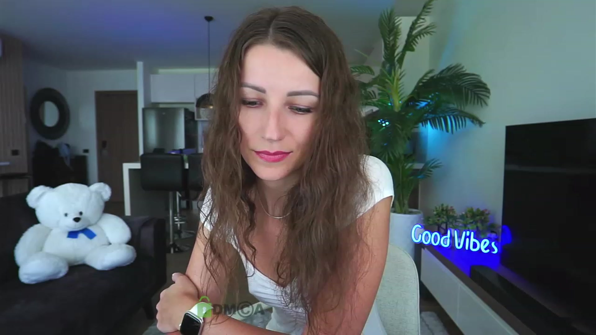 Gallery image thumbnail from Anna_Shine89's myfreecams stream on, 12/12/2022, 03:17 image 10 of 20