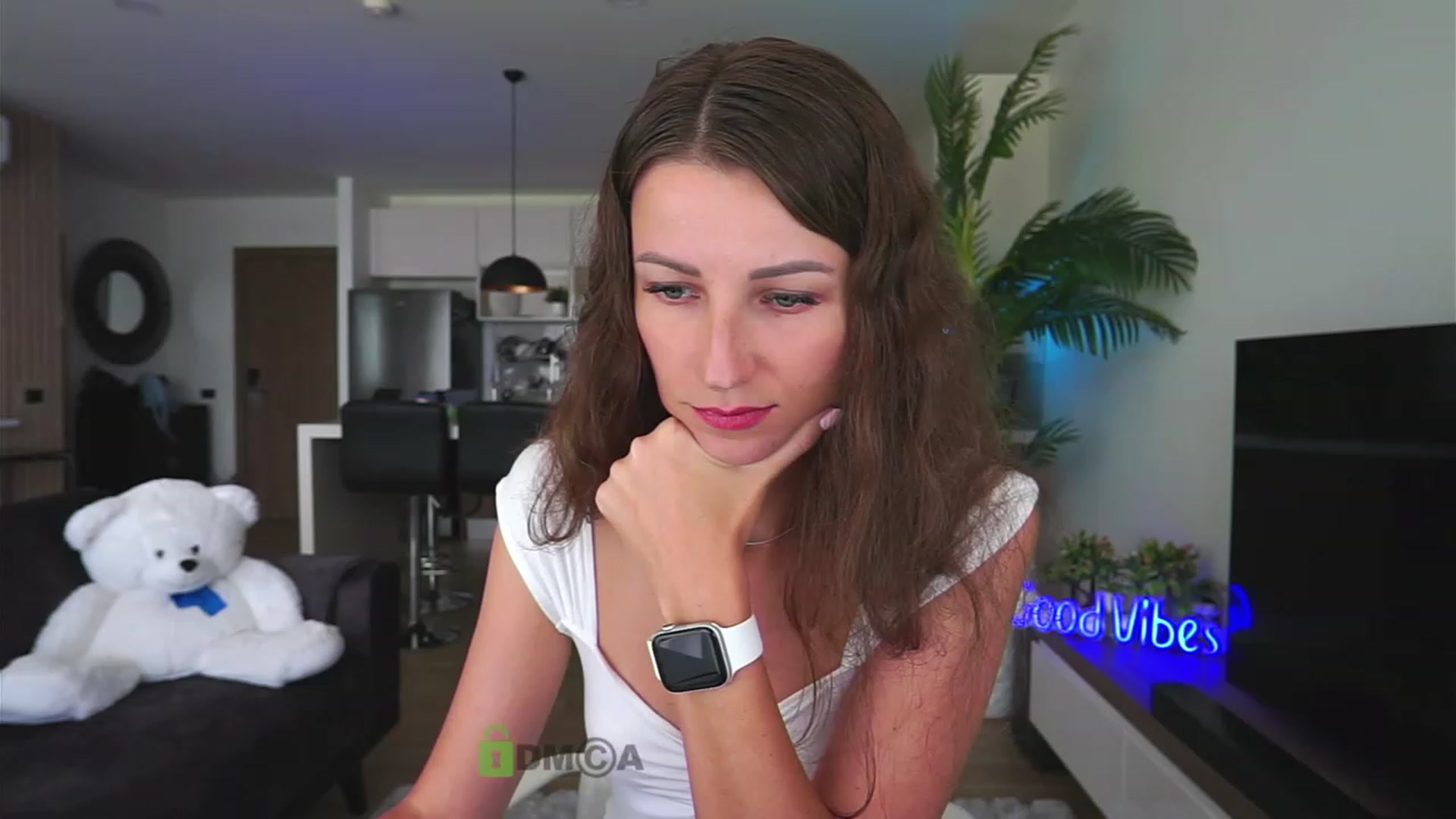 Gallery image thumbnail from Anna_Shine89's myfreecams stream on, 12/12/2022, 06:21 image 6 of 20
