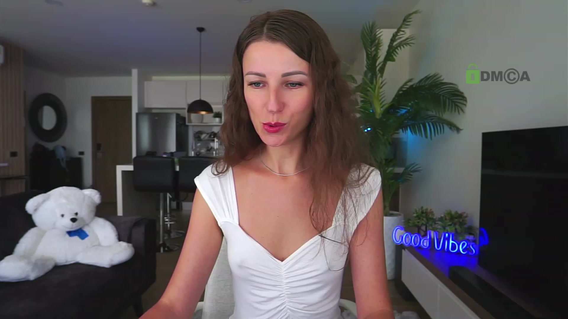 Gallery image thumbnail from Anna_Shine89's myfreecams stream on, 12/12/2022, 06:21 image 2 of 20