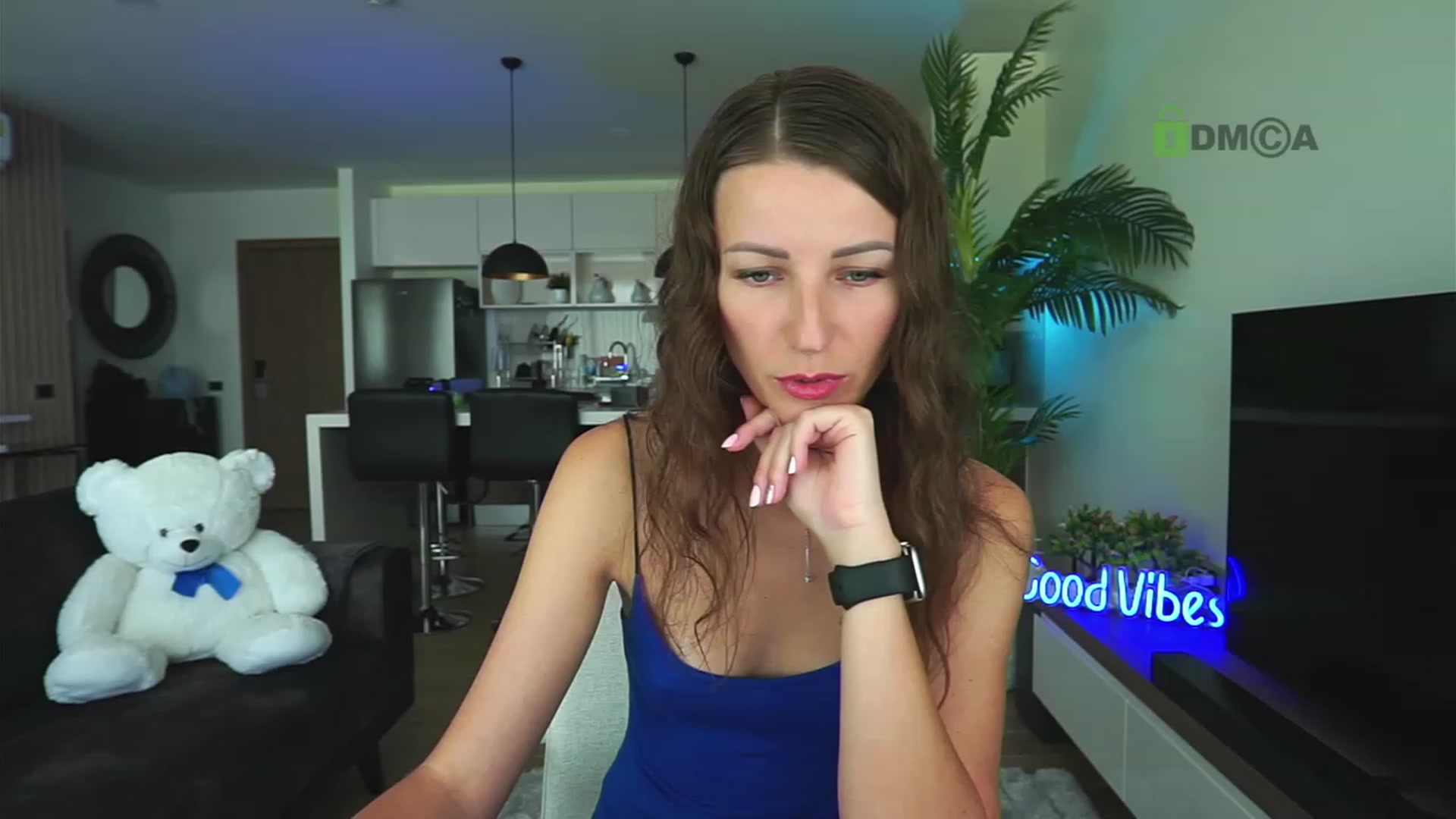 Gallery image thumbnail from Anna_Shine89's myfreecams stream on, 12/13/2022, 02:00 image 12 of 20