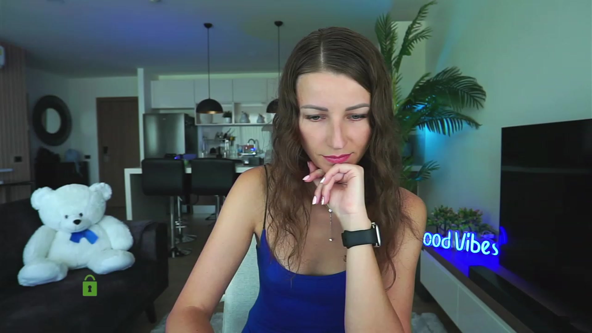 Gallery image thumbnail from Anna_Shine89's myfreecams stream on, 12/13/2022, 02:00 image 16 of 20