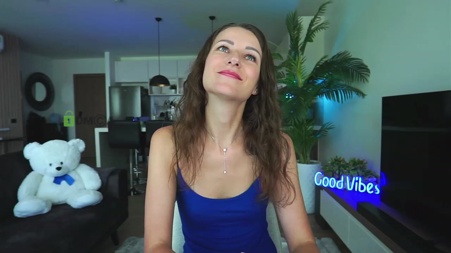 Gallery image thumbnail from Anna_Shine89's myfreecams stream on, 12/13/2022, 02:00 image 18 of 20