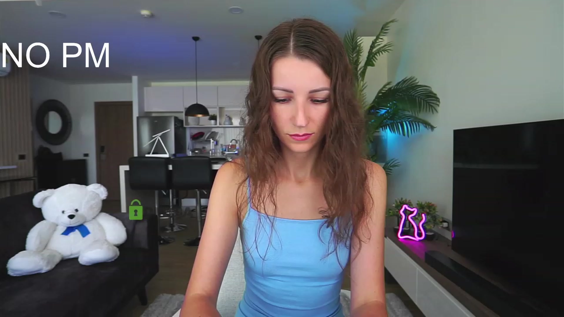 Gallery image thumbnail from Anna_Shine89's myfreecams stream on, 12/21/2022, 03:32 image 10 of 20