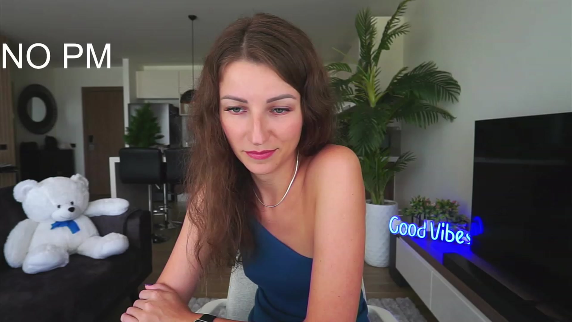 Gallery image thumbnail from Anna_Shine89's myfreecams stream on, 12/26/2022, 04:43 image 1 of 20