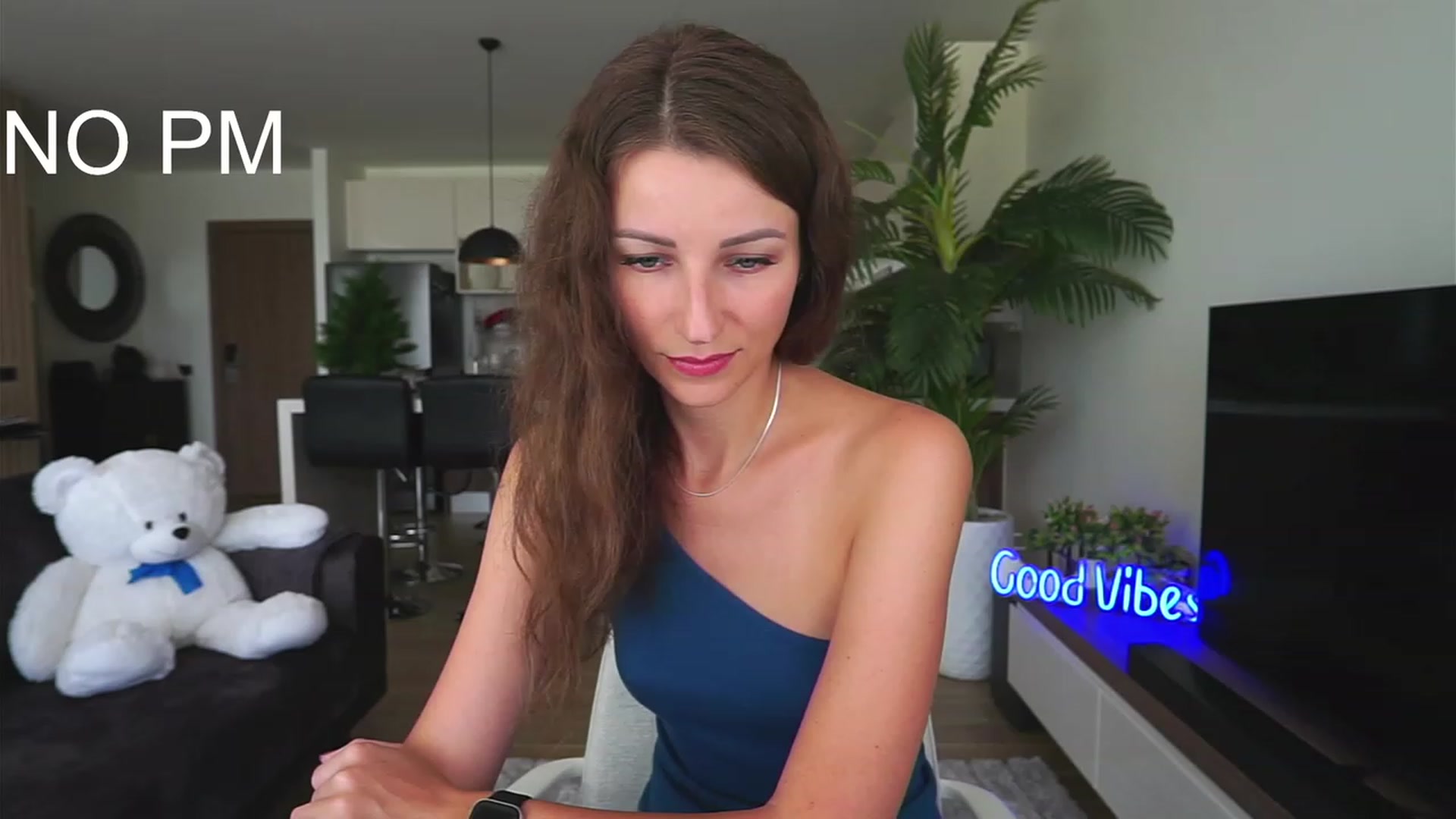 Gallery image thumbnail from Anna_Shine89's myfreecams stream on, 12/26/2022, 04:43 image 3 of 20