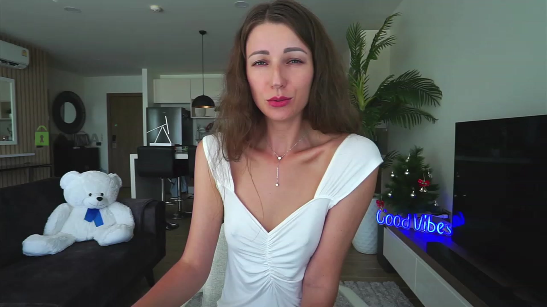 Gallery image thumbnail from Anna_Shine89's myfreecams stream on, 01/12/2023, 07:51 image 5 of 20