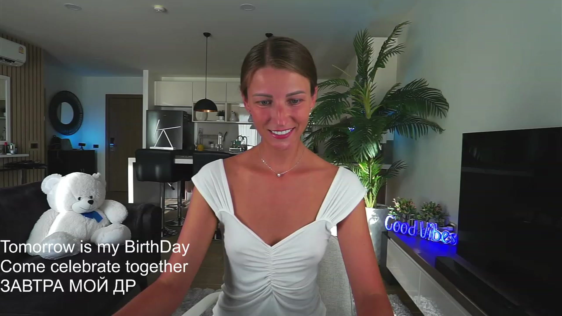 Gallery image thumbnail from Anna_Shine89's myfreecams stream on, 03/25/2023, 10:56 image 13 of 20