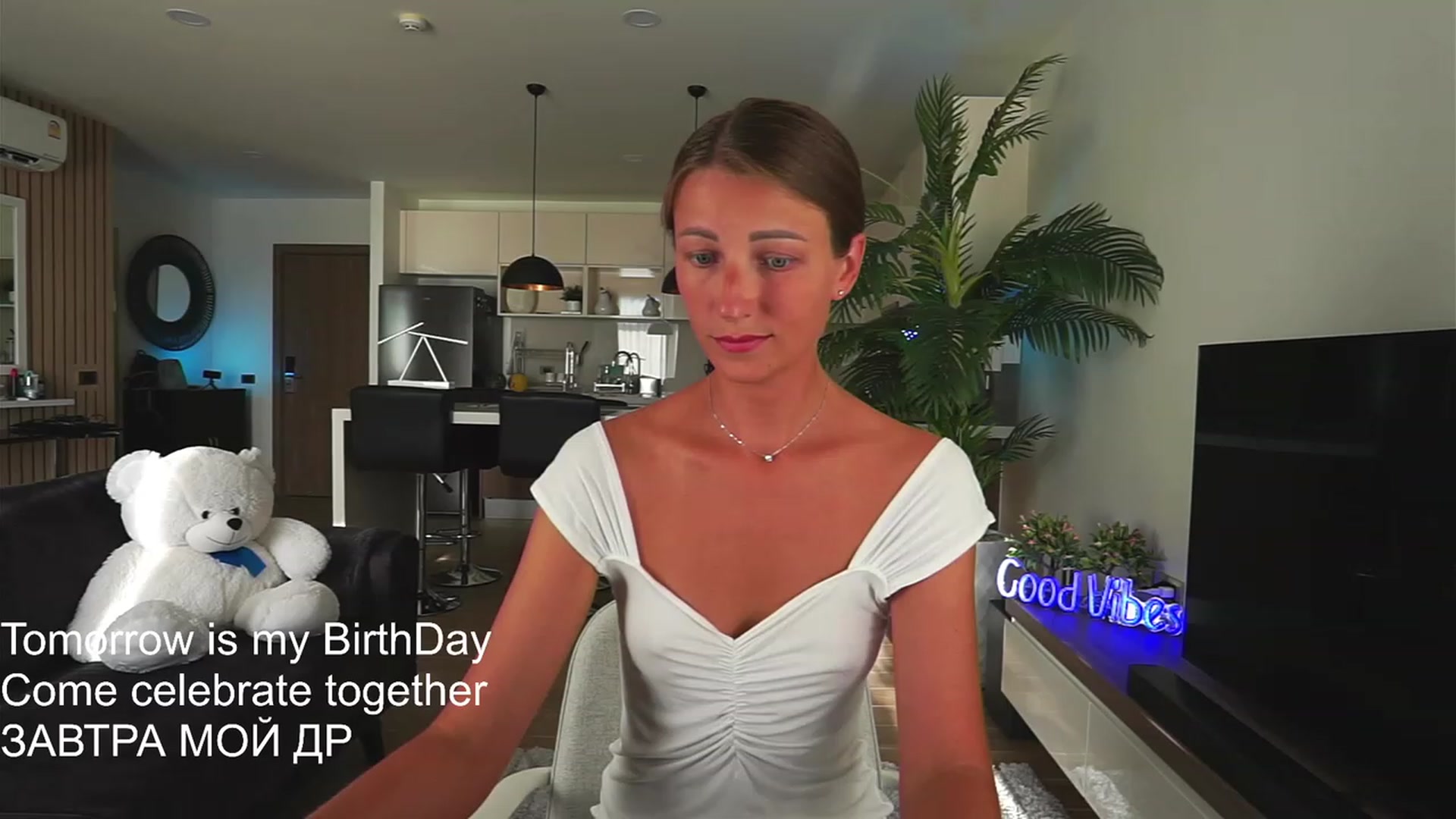 Gallery image thumbnail from Anna_Shine89's myfreecams stream on, 03/25/2023, 10:56 image 8 of 20