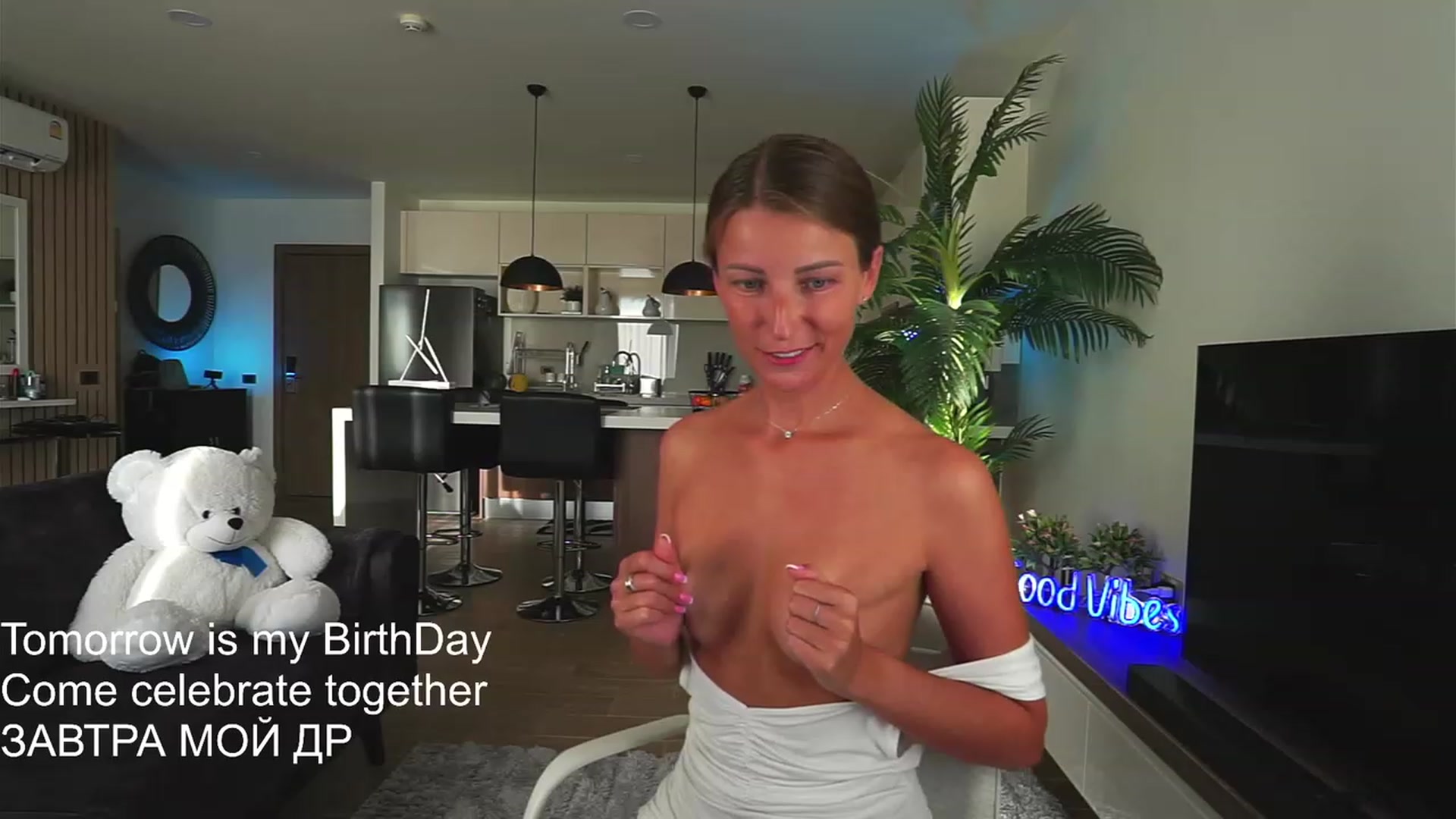 Gallery image thumbnail from Anna_Shine89's myfreecams stream on, 03/25/2023, 10:56 image 19 of 20