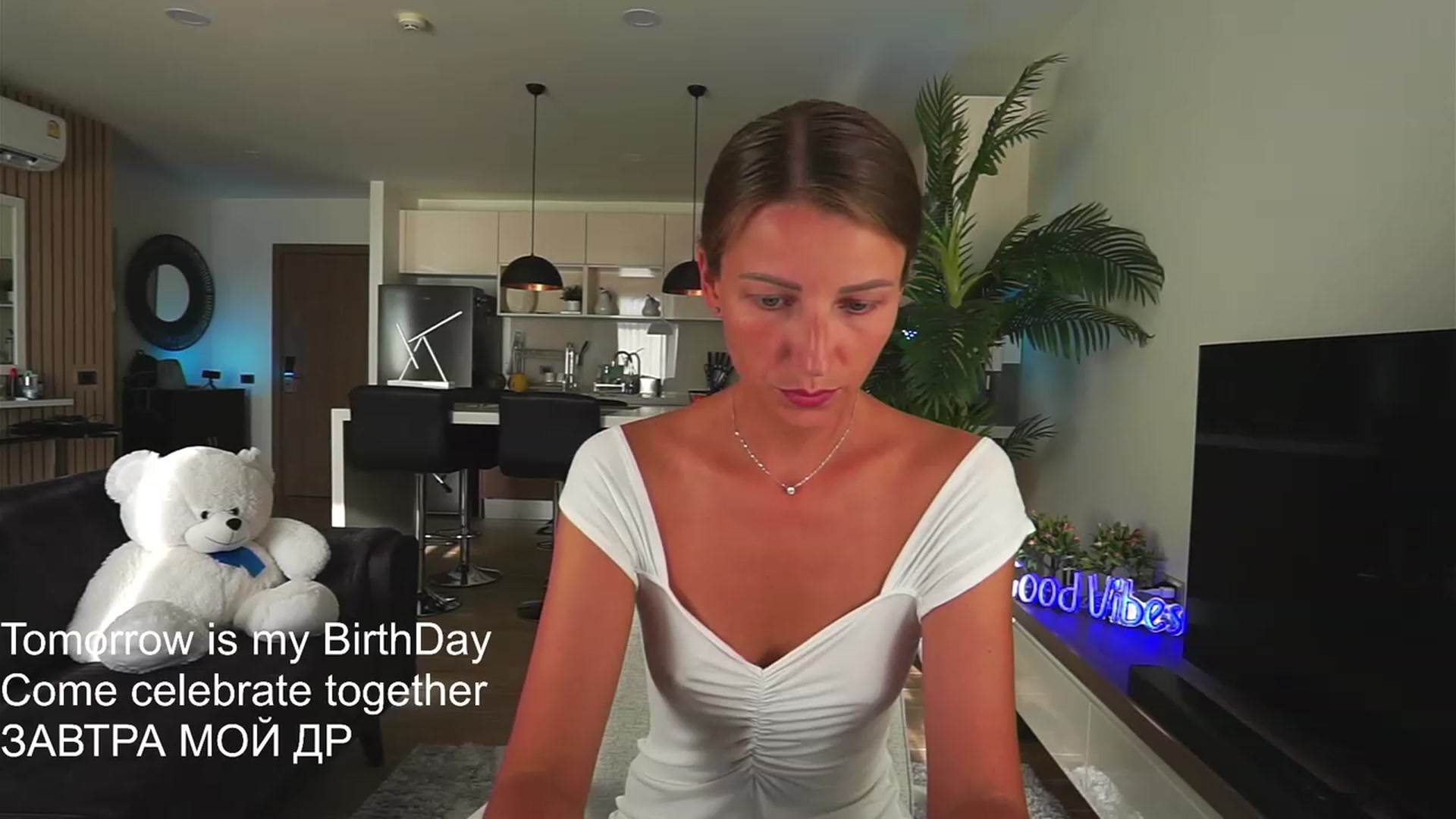 Gallery image thumbnail from Anna_Shine89's myfreecams stream on, 03/25/2023, 10:56 image 9 of 20