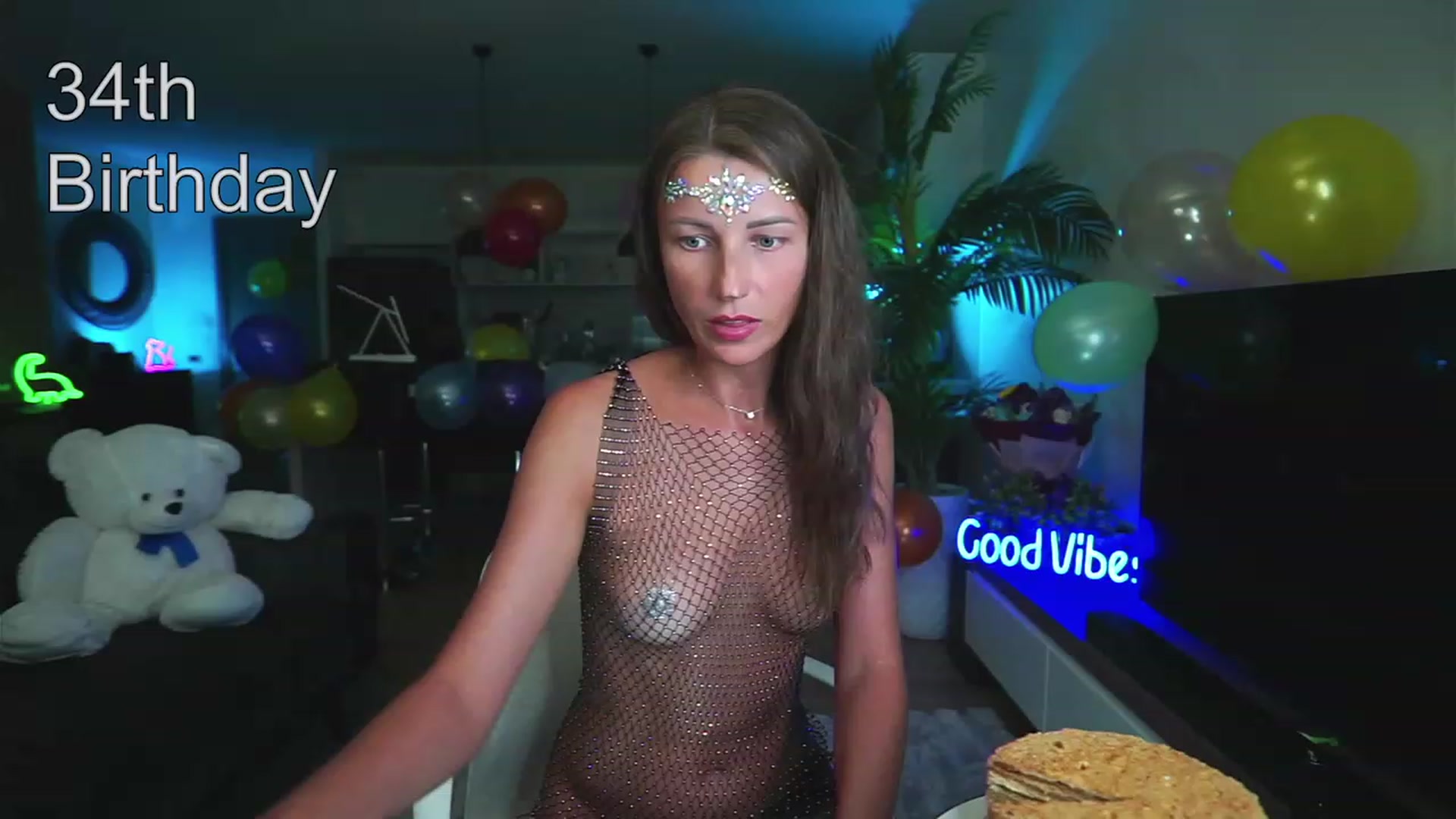 Gallery image thumbnail from Anna_Shine89's myfreecams stream on, 03/26/2023, 16:31 image 6 of 20
