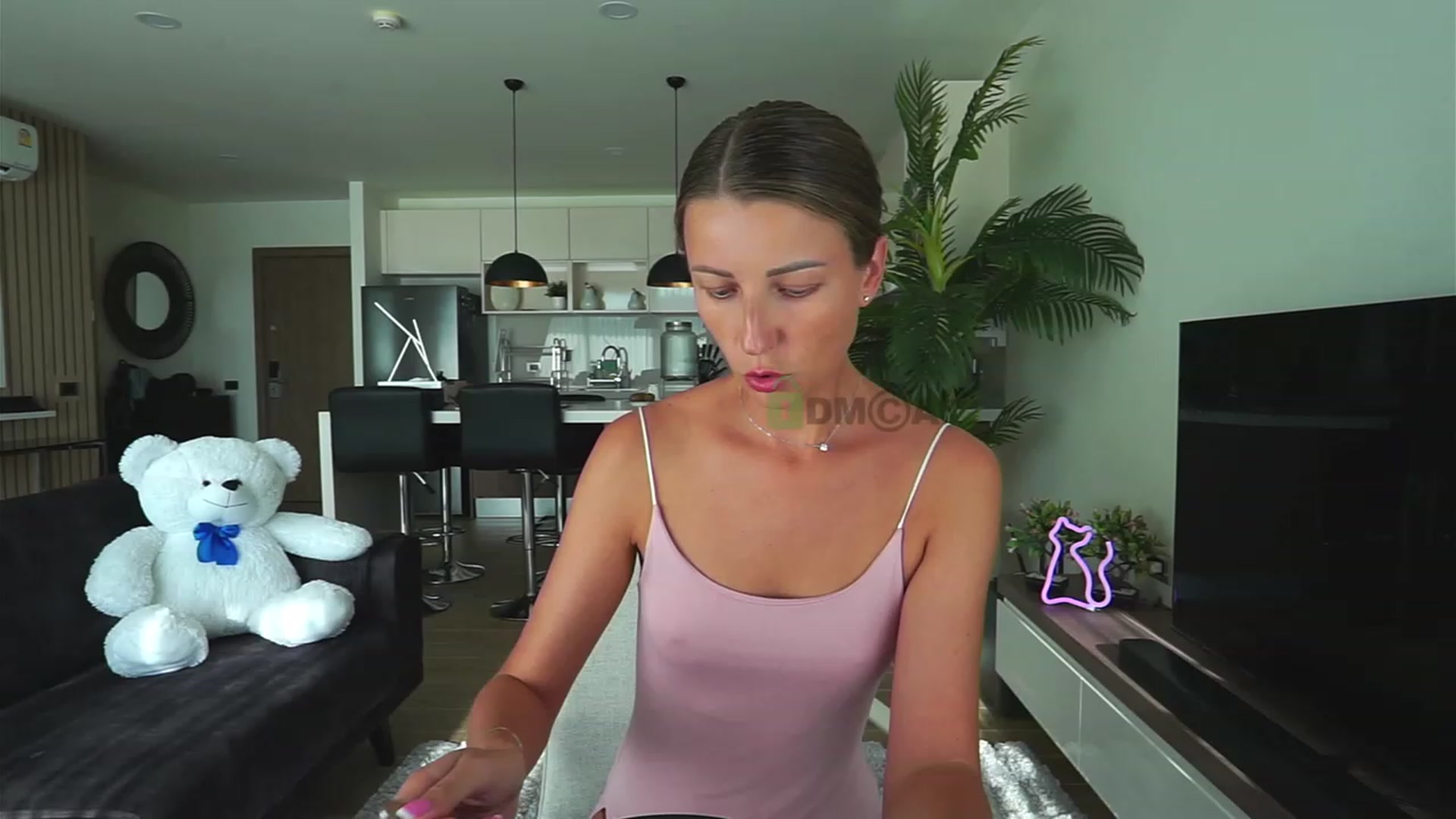 Gallery image thumbnail from Anna_Shine89's myfreecams stream on, 04/08/2023, 10:04 image 18 of 20
