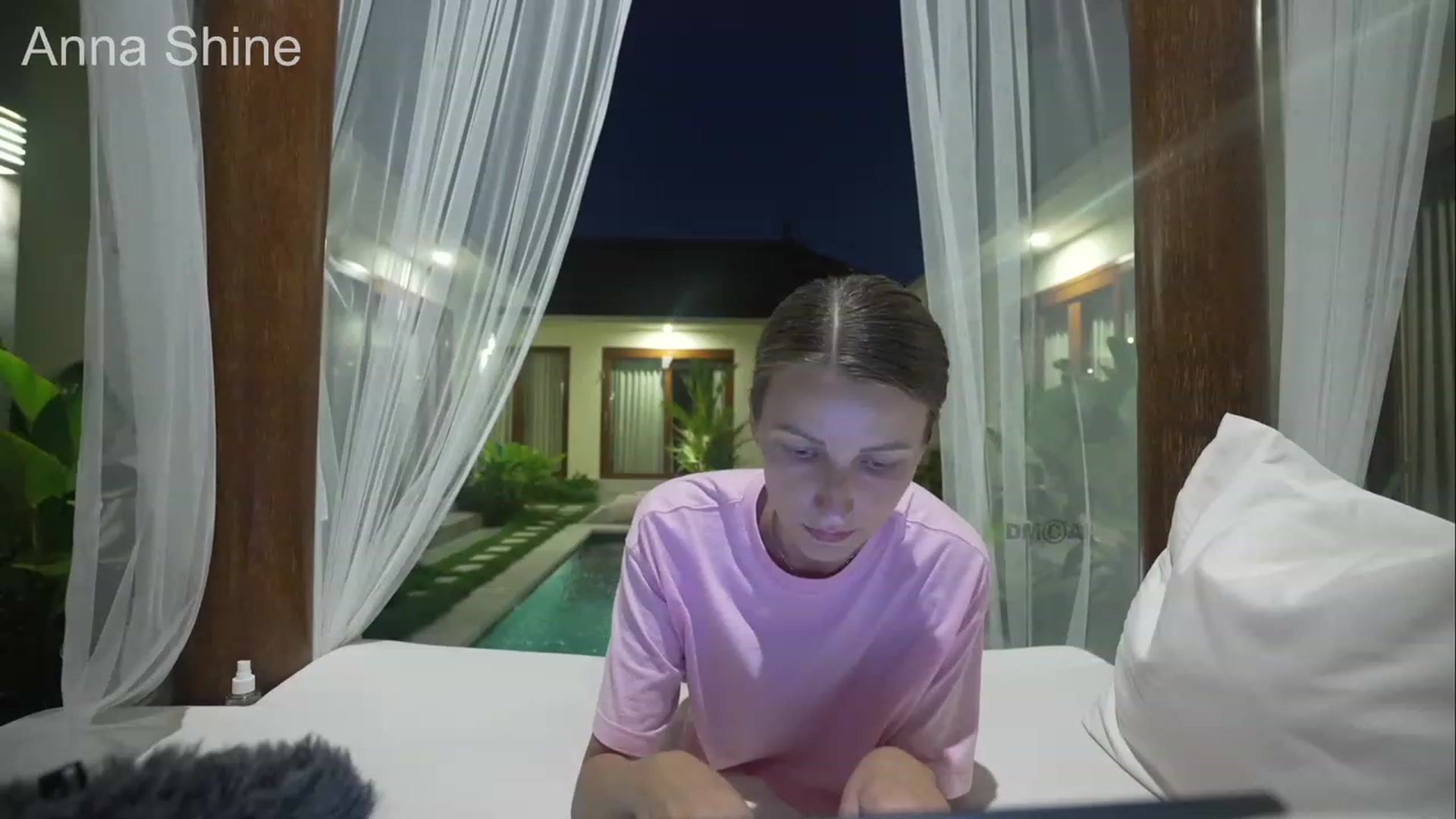 Gallery image thumbnail from Anna_Shine89's myfreecams stream on, 05/04/2023, 13:07 image 13 of 20