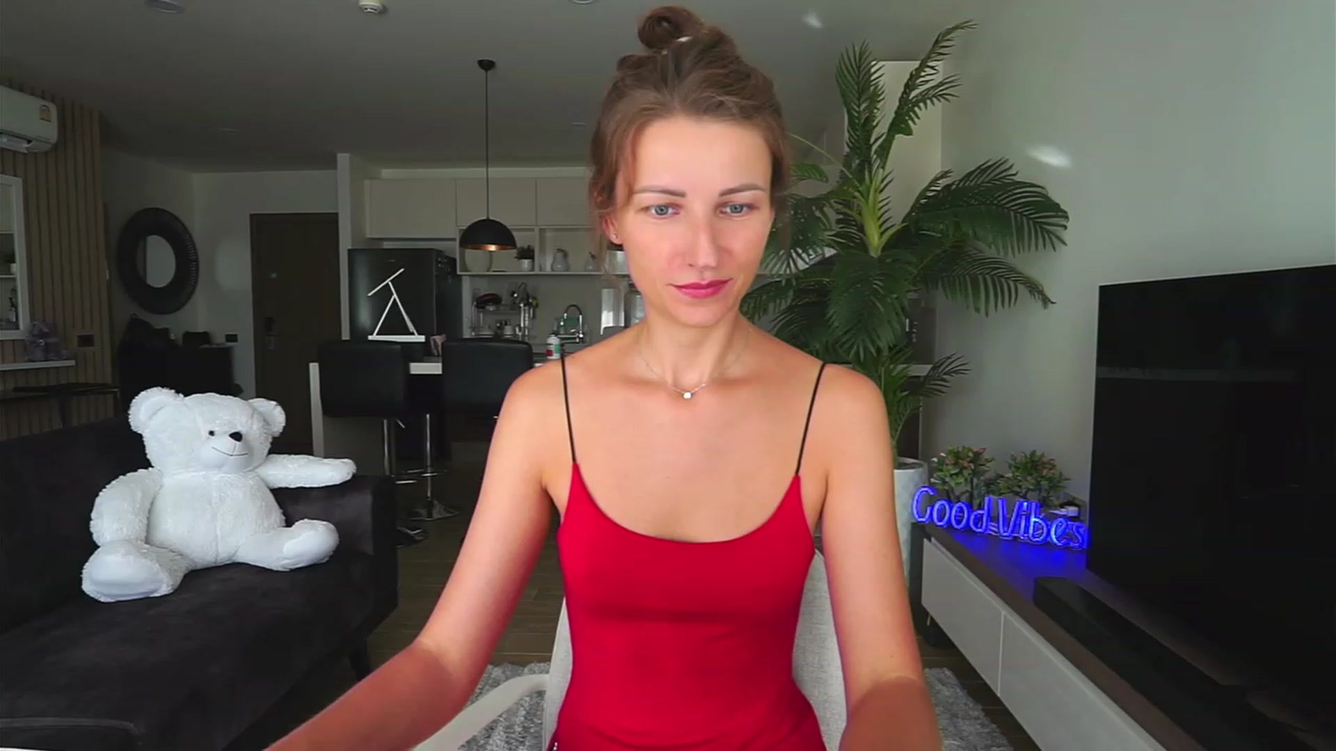 Gallery image thumbnail from Anna_Shine89's myfreecams stream on, 06/04/2023, 09:57 image 9 of 20
