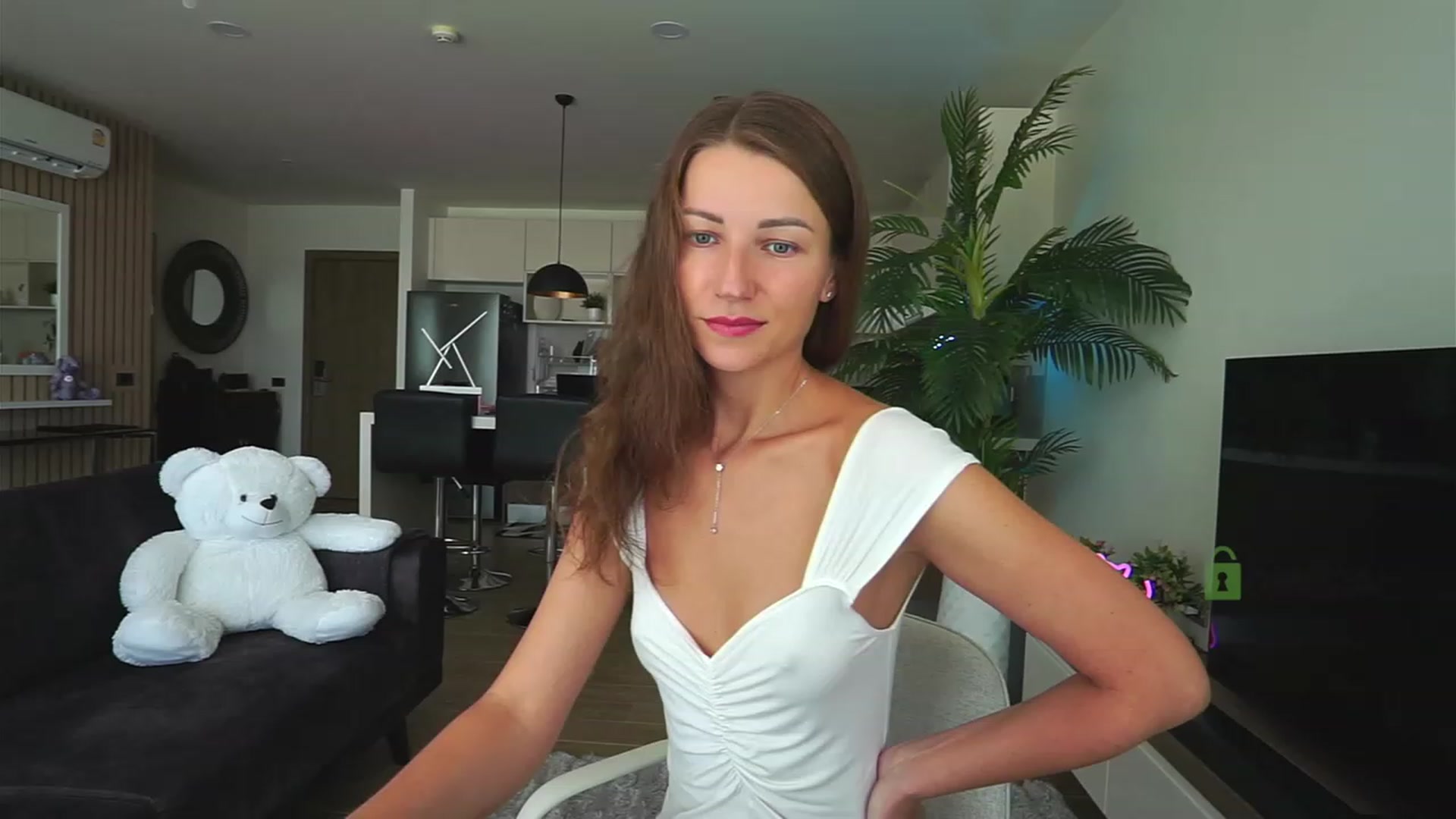 Gallery image thumbnail from Anna_Shine89's myfreecams stream on, 06/26/2023, 10:30 image 2 of 20