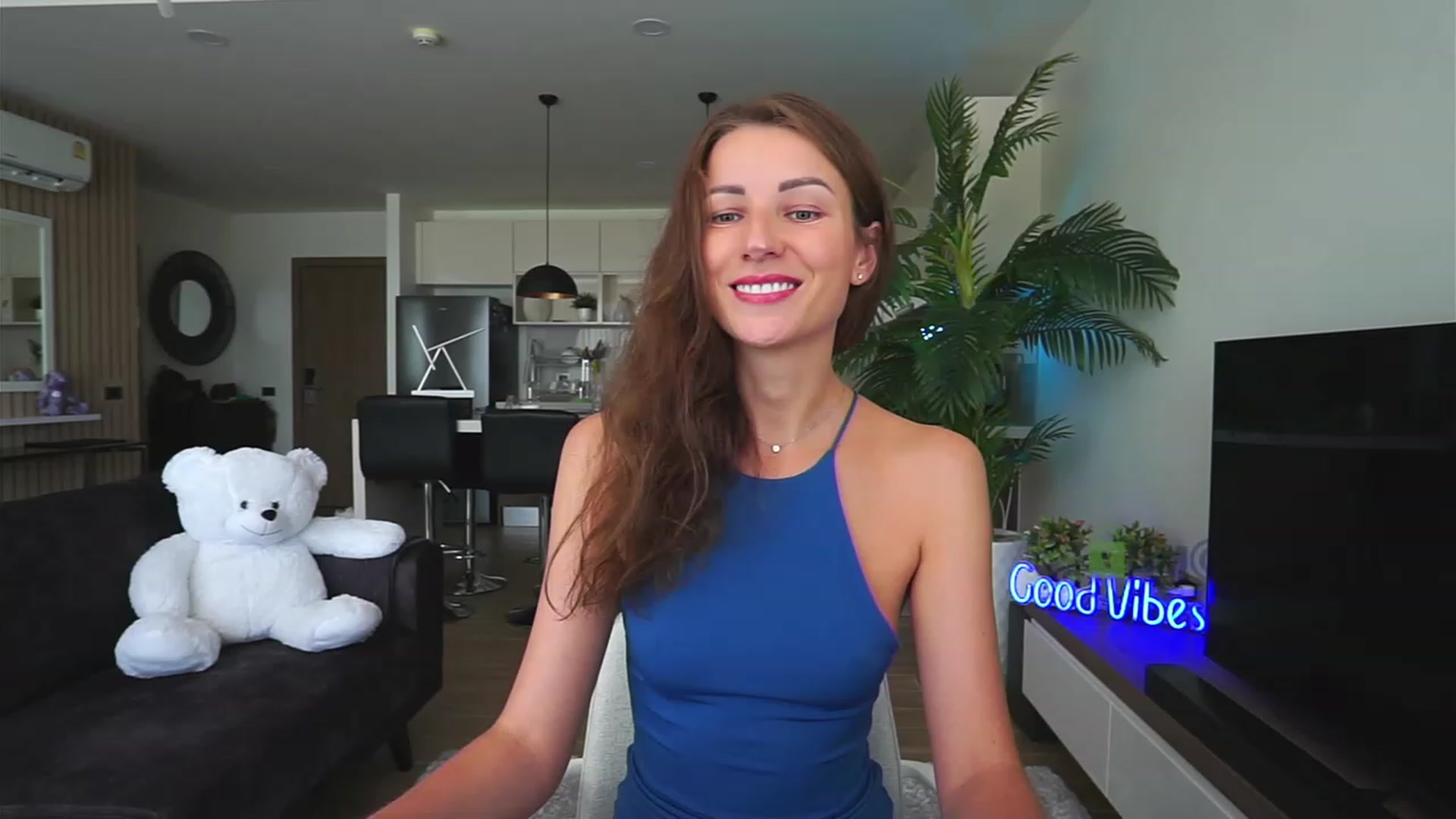 Gallery image thumbnail from Anna_Shine89's myfreecams stream on, 07/02/2023, 07:08 image 20 of 20