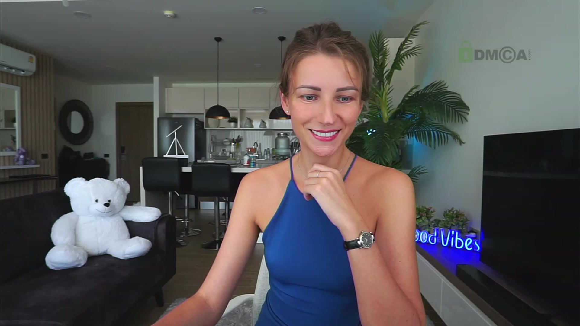 Gallery image thumbnail from Anna_Shine89's myfreecams stream on, 07/02/2023, 07:08 image 3 of 20