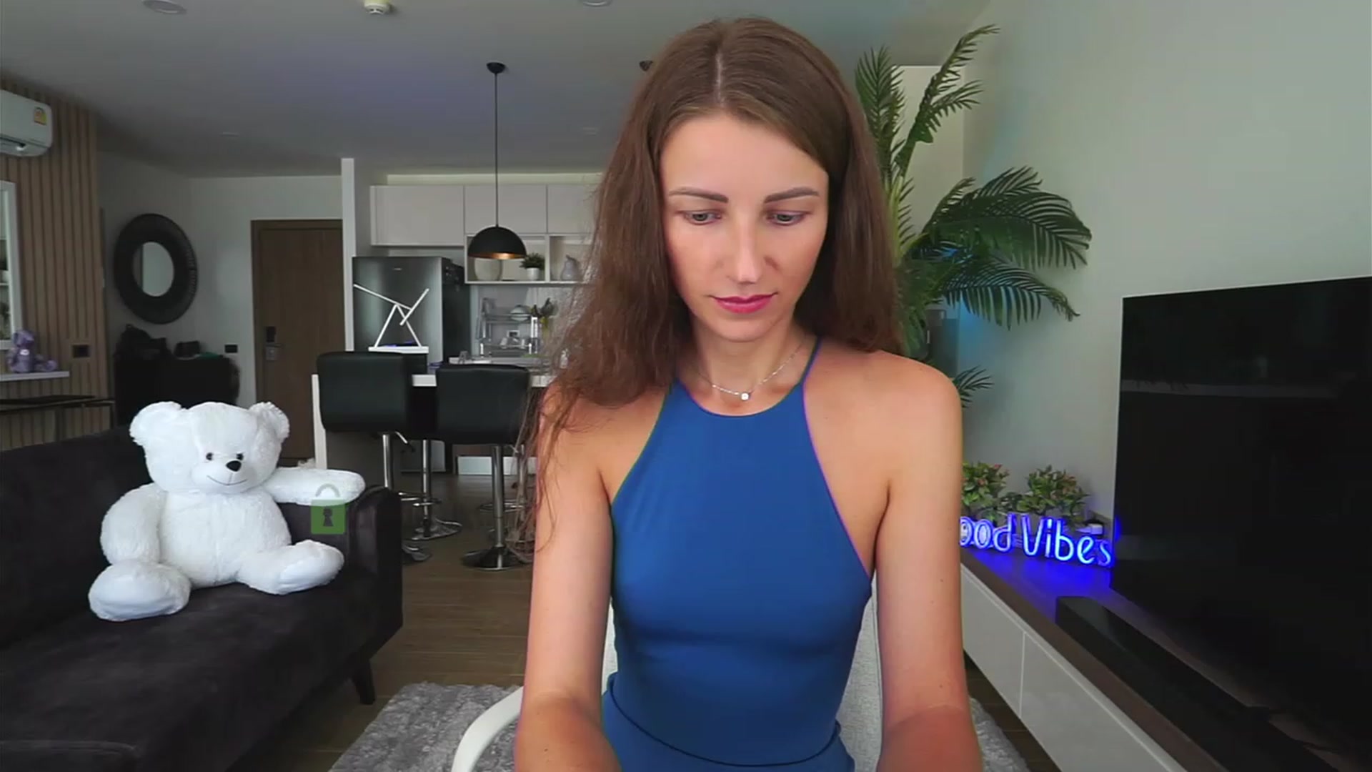Gallery image thumbnail from Anna_Shine89's myfreecams stream on, 07/02/2023, 09:06 image 13 of 20
